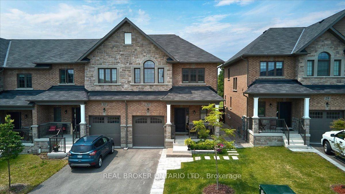 Photo 1 of 31 Gord Matthews Way, Uxbridge — HOMEH