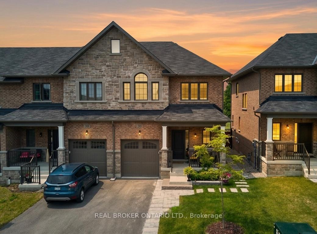 Photo 2 of 31 Gord Matthews Way, Uxbridge — HOMEH
