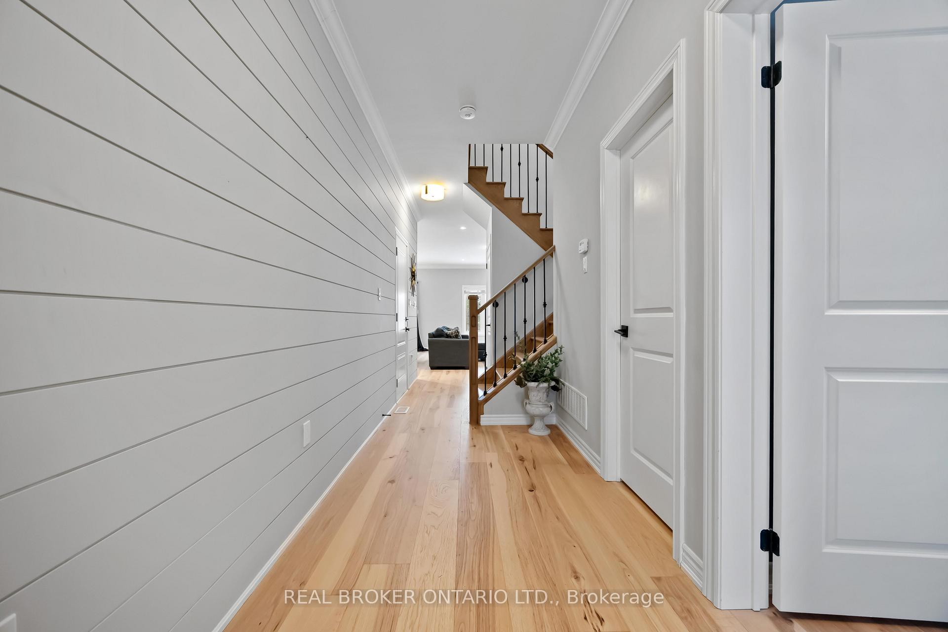 Photo 5 of 31 Gord Matthews Way, Uxbridge — HOMEH