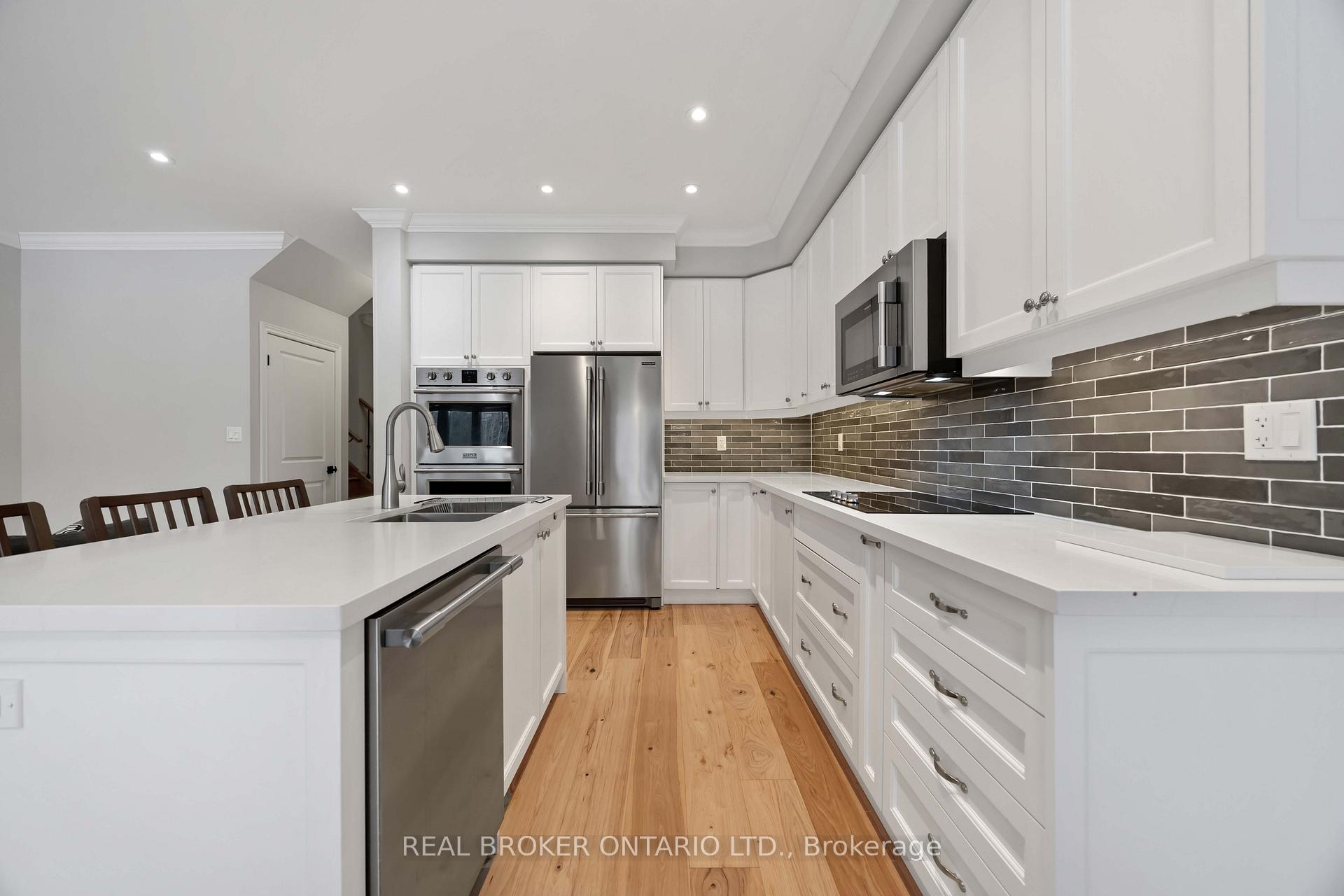 Photo 13 of 31 Gord Matthews Way, Uxbridge — HOMEH