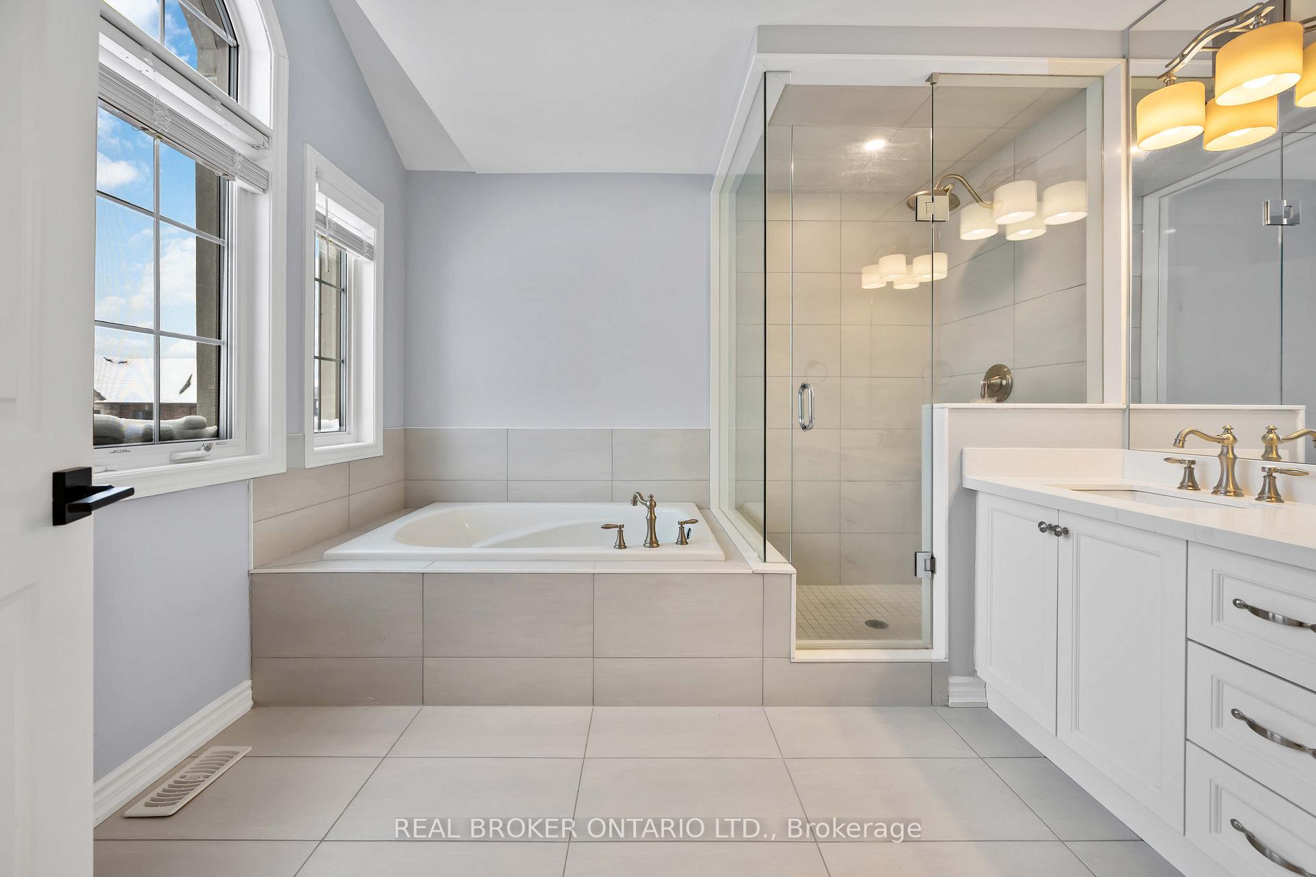 Photo 25 of 31 Gord Matthews Way, Uxbridge — HOMEH
