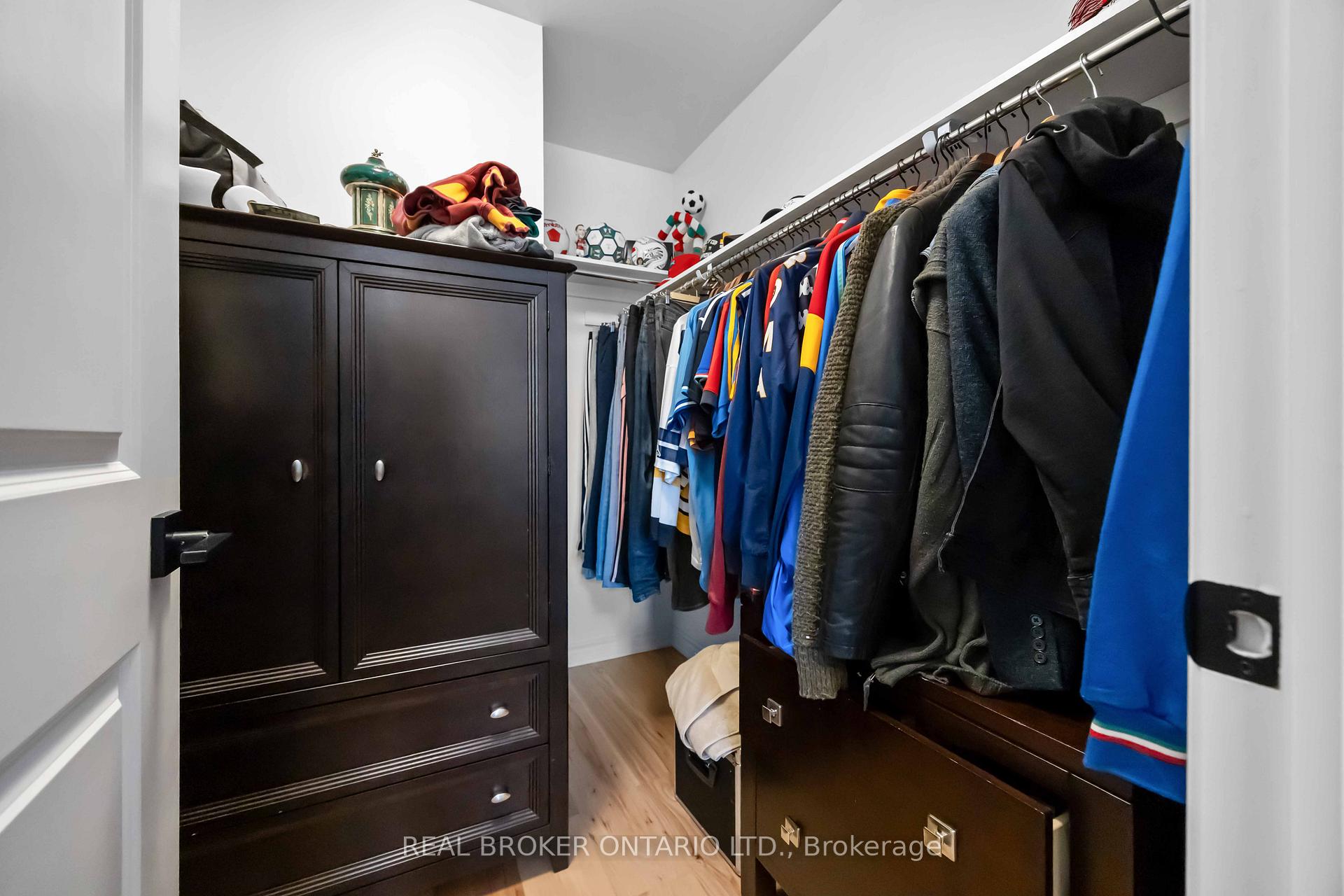 Photo 29 of 31 Gord Matthews Way, Uxbridge — HOMEH
