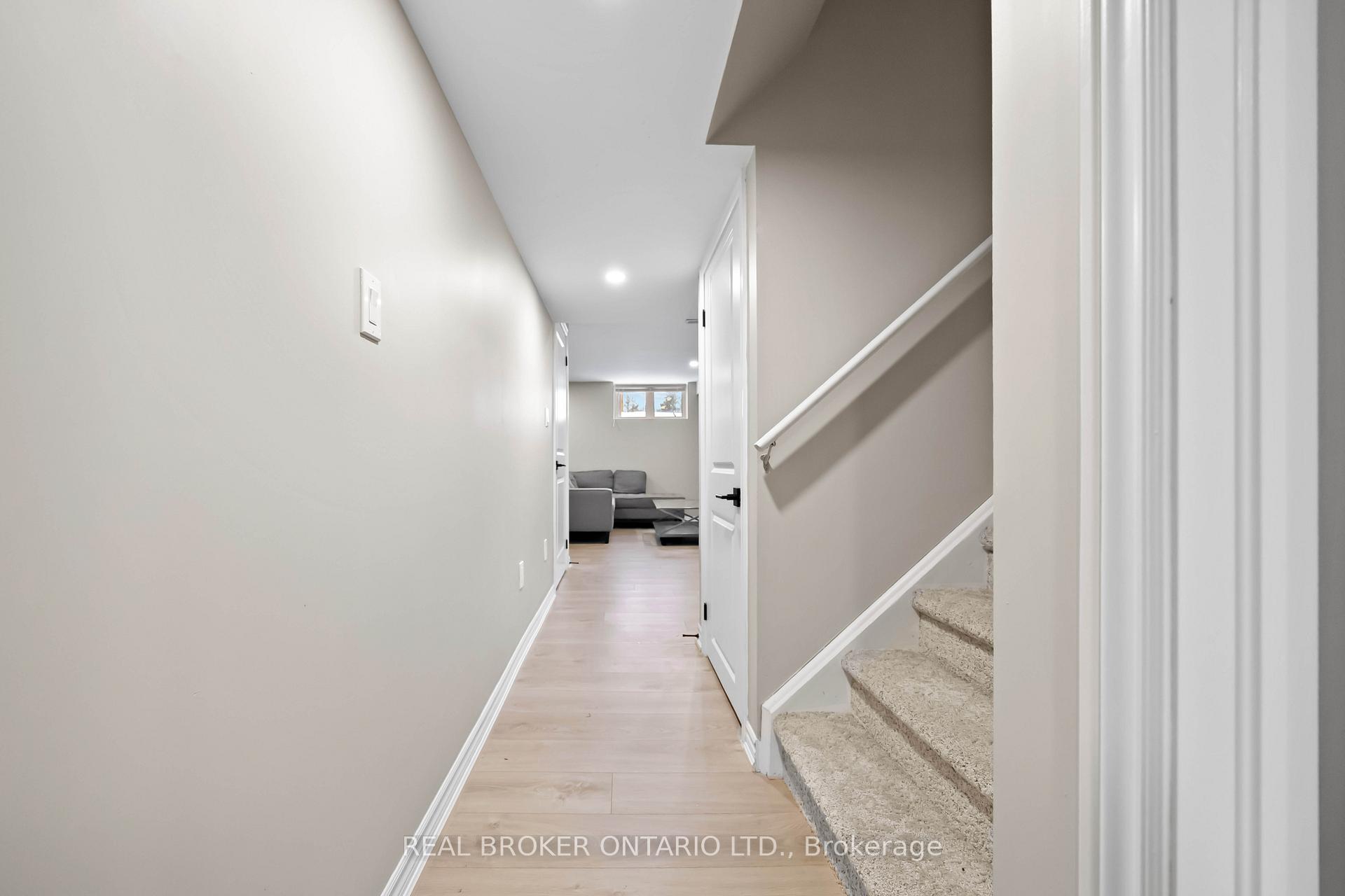 Photo 32 of 31 Gord Matthews Way, Uxbridge — HOMEH
