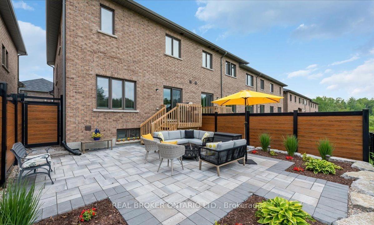 Photo 40 of 31 Gord Matthews Way, Uxbridge — HOMEH