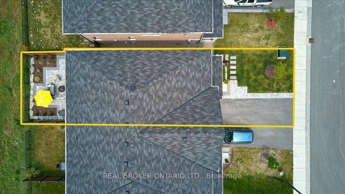 Photo 44 of 31 Gord Matthews Way, Uxbridge — HOMEH