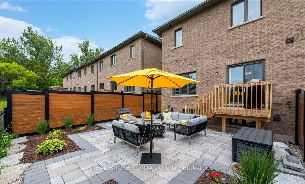Photo 45 of 31 Gord Matthews Way, Uxbridge — HOMEH