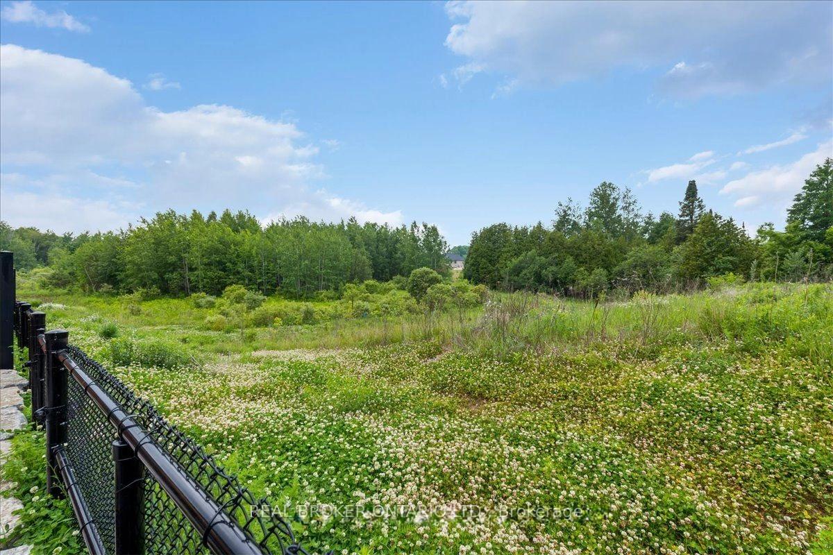 Photo 46 of 31 Gord Matthews Way, Uxbridge — HOMEH