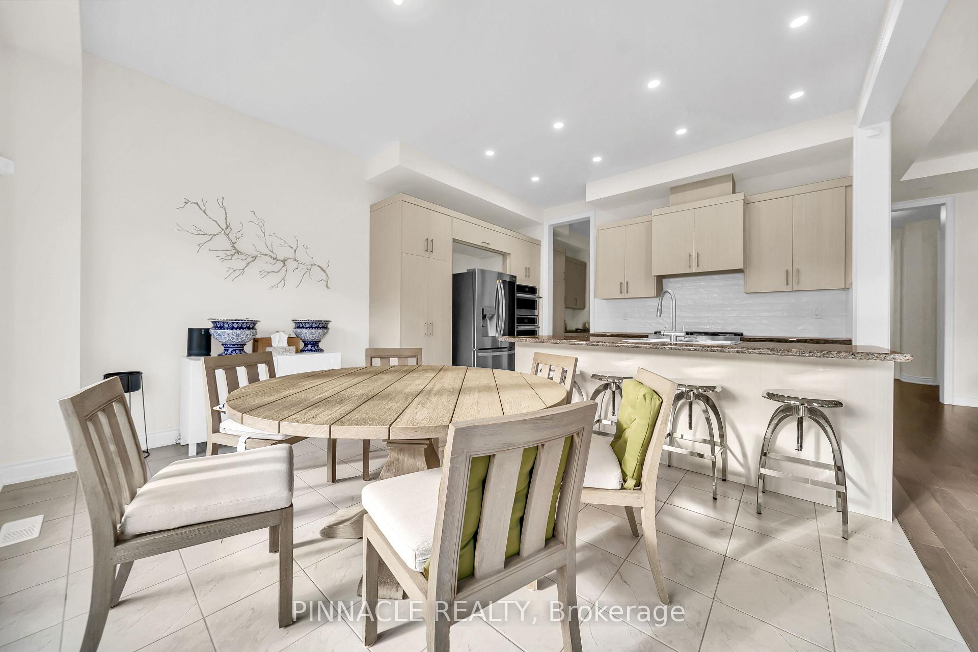 Photo 17 of 52 Chandos Gate, Vaughan, Kleinburg — HOMEH