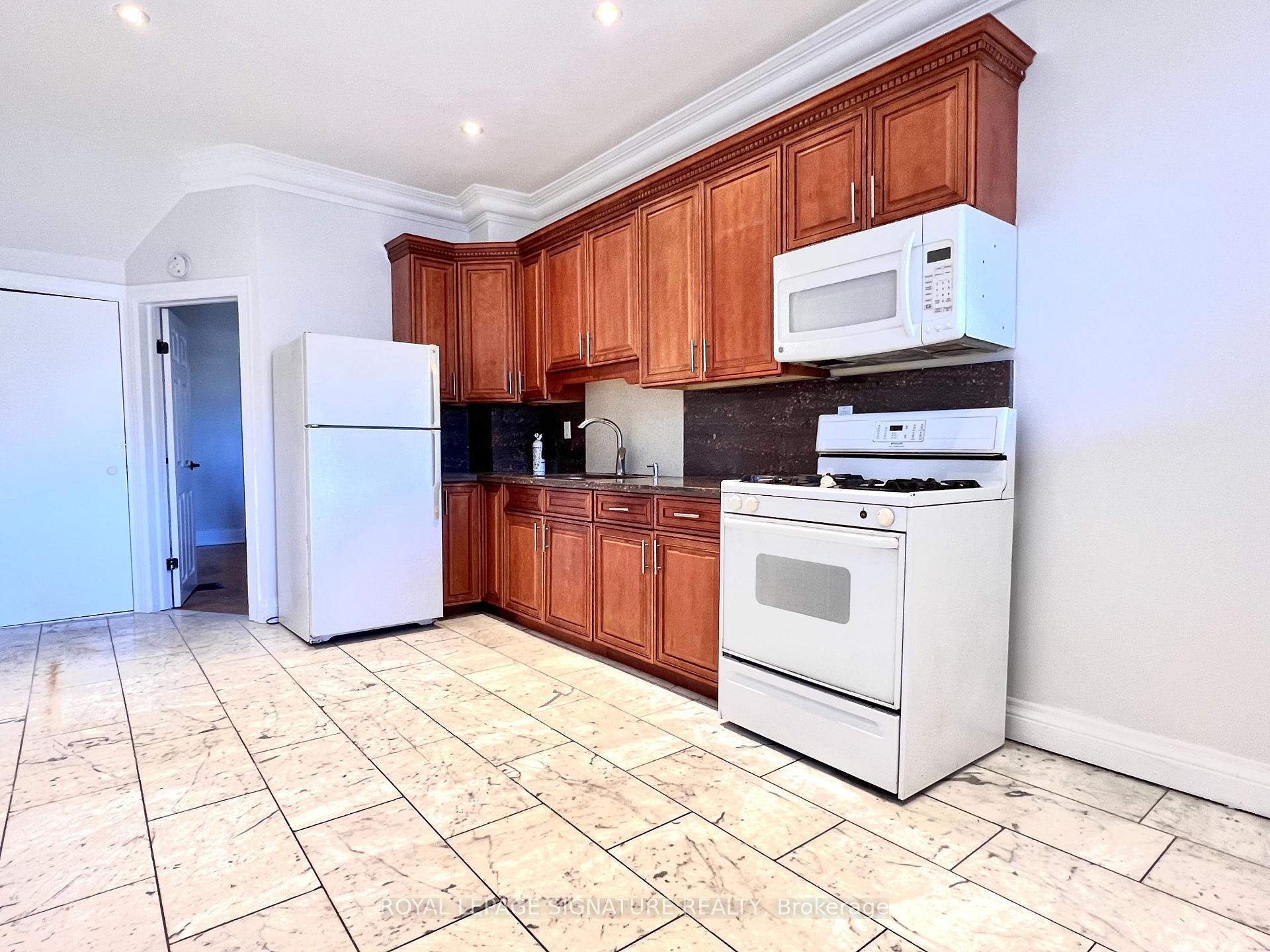 Photo 4 of Unit Upper, 1149 Dufferin Street, Toronto, Dovercourt-Wallace Emerson-Junction — HOMEH