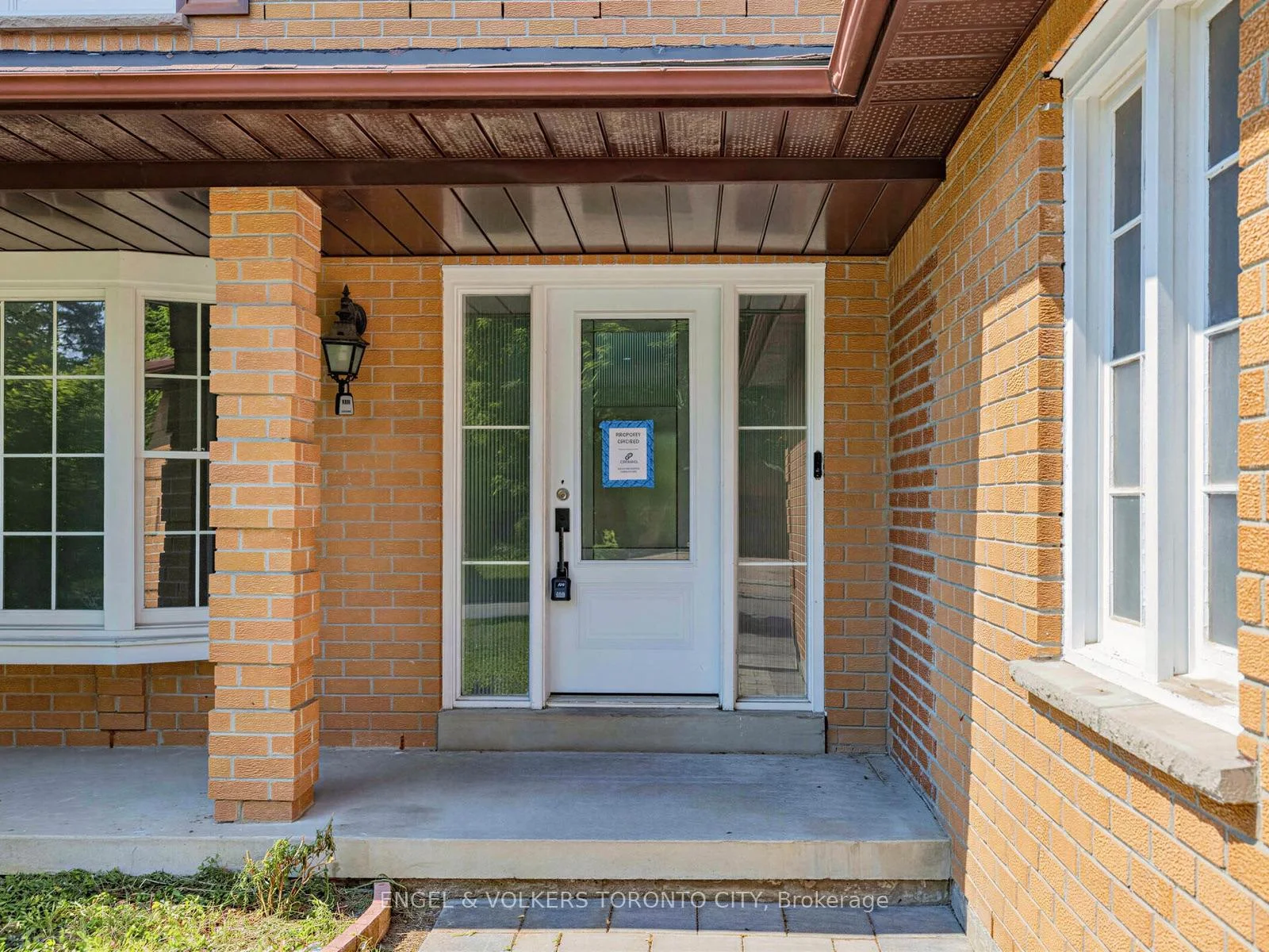 Photo 8 of 98 Golf Links Drive, Aurora, Aurora Highlands — HOMEH