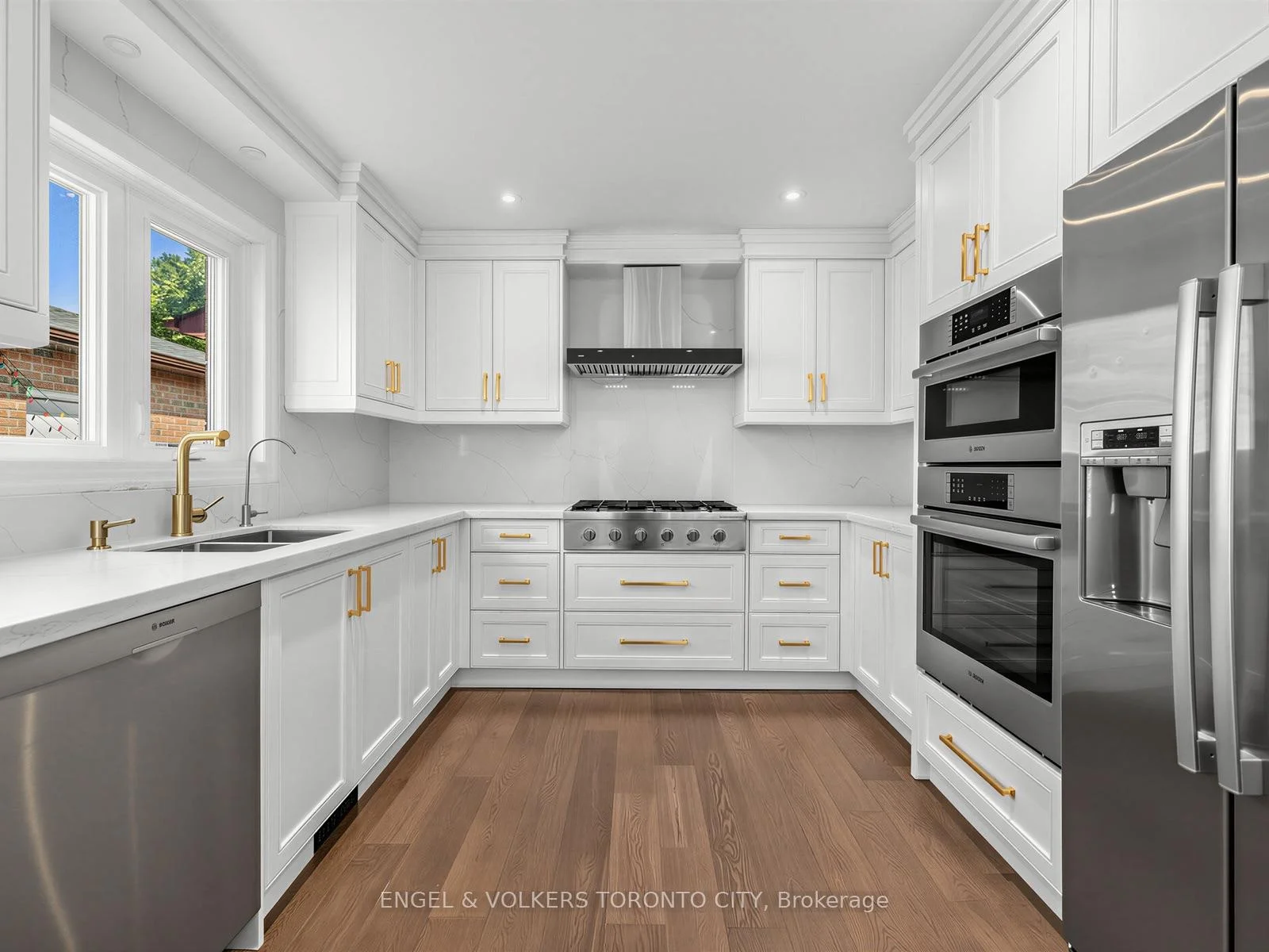 Photo 19 of 98 Golf Links Drive, Aurora, Aurora Highlands — HOMEH