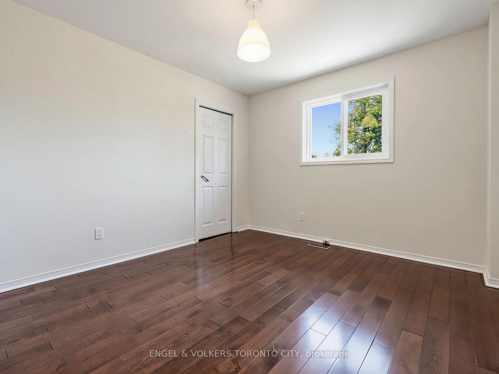 Photo 35 of 98 Golf Links Drive, Aurora, Aurora Highlands — HOMEH