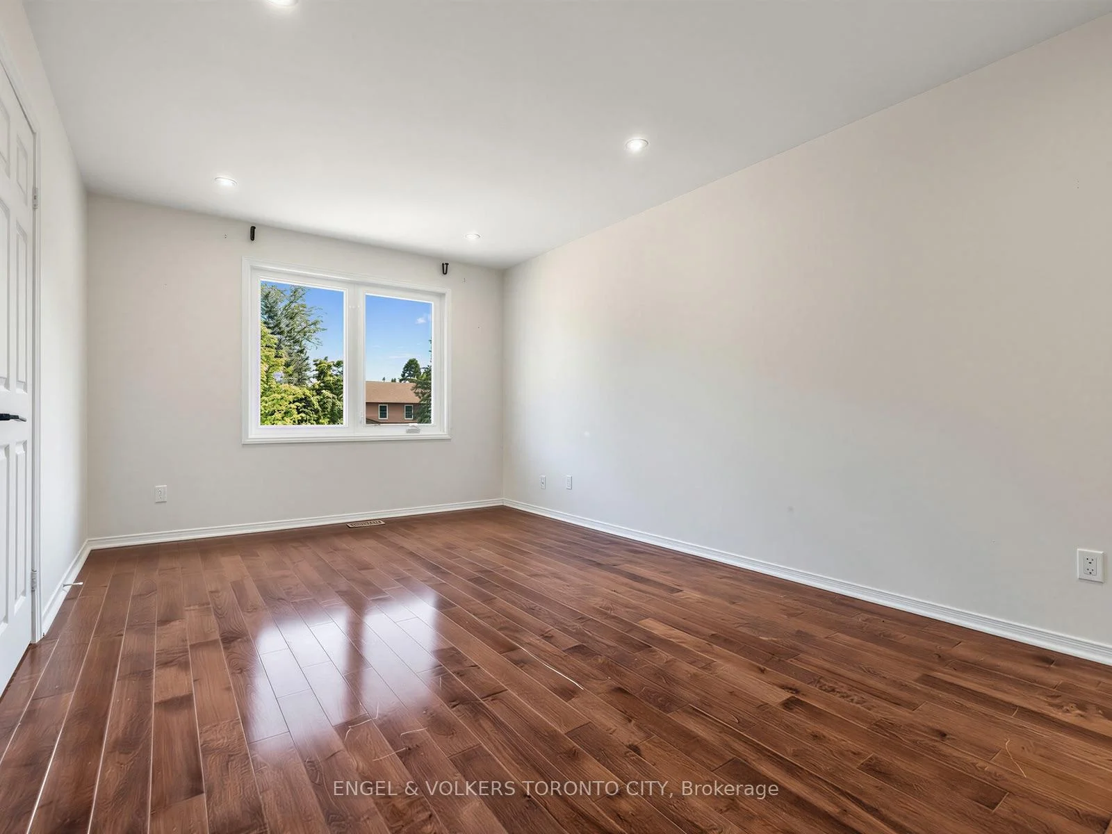 Photo 37 of 98 Golf Links Drive, Aurora, Aurora Highlands — HOMEH