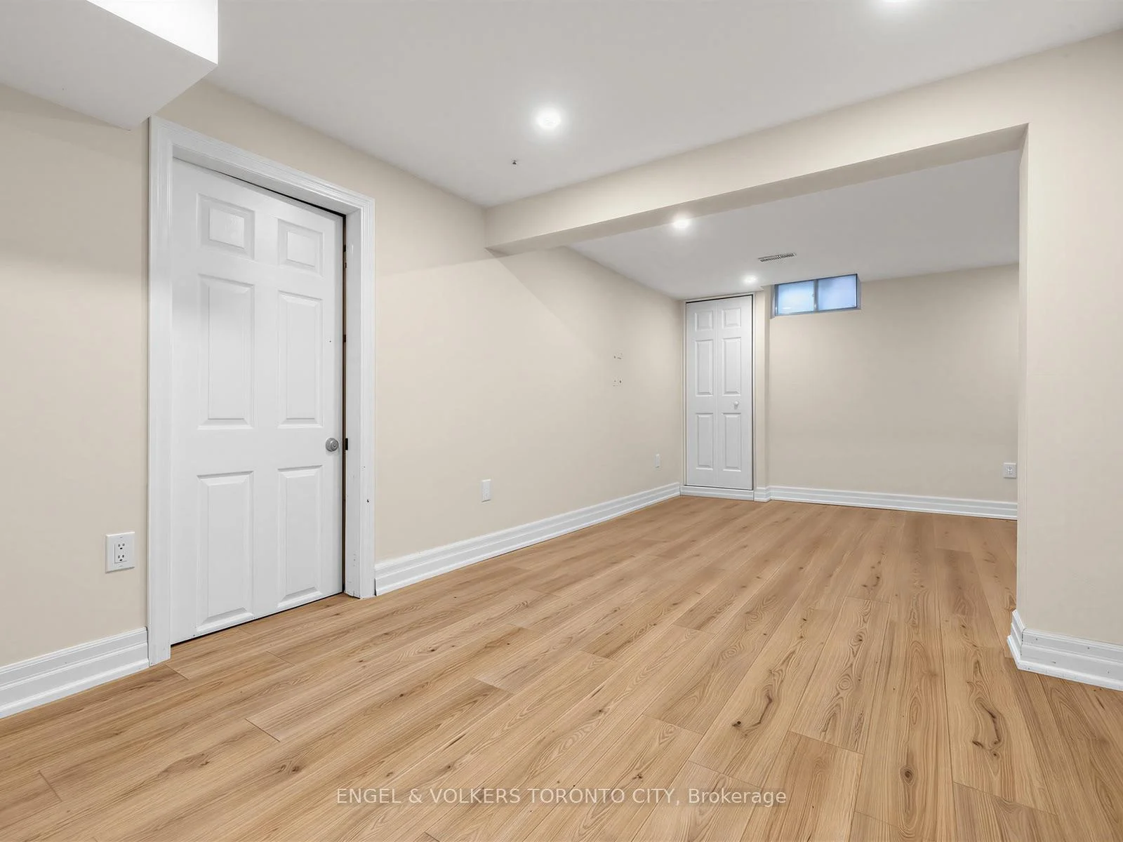 Photo 42 of 98 Golf Links Drive, Aurora, Aurora Highlands — HOMEH