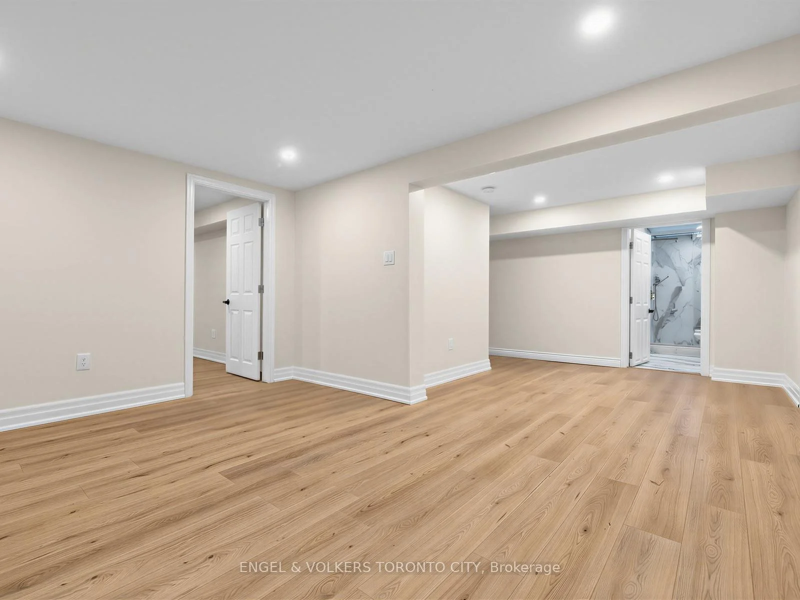 Photo 45 of 98 Golf Links Drive, Aurora, Aurora Highlands — HOMEH