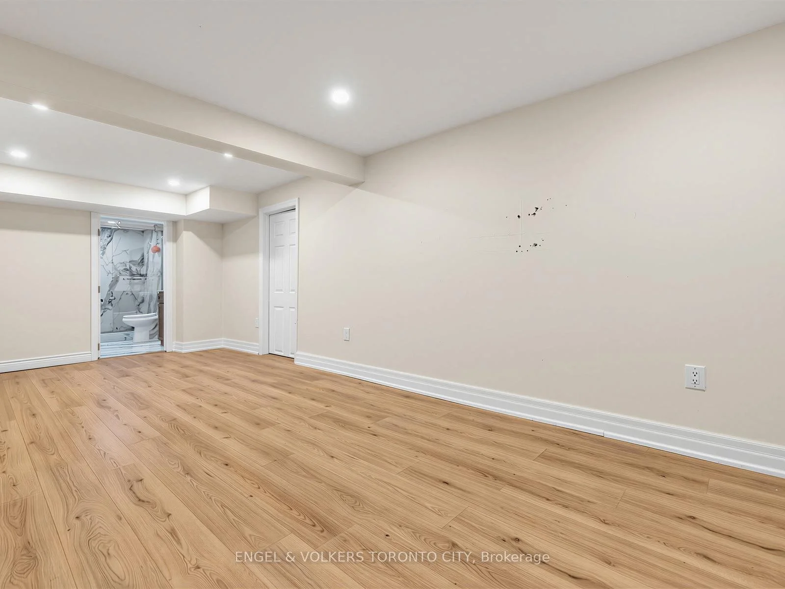 Photo 48 of 98 Golf Links Drive, Aurora, Aurora Highlands — HOMEH