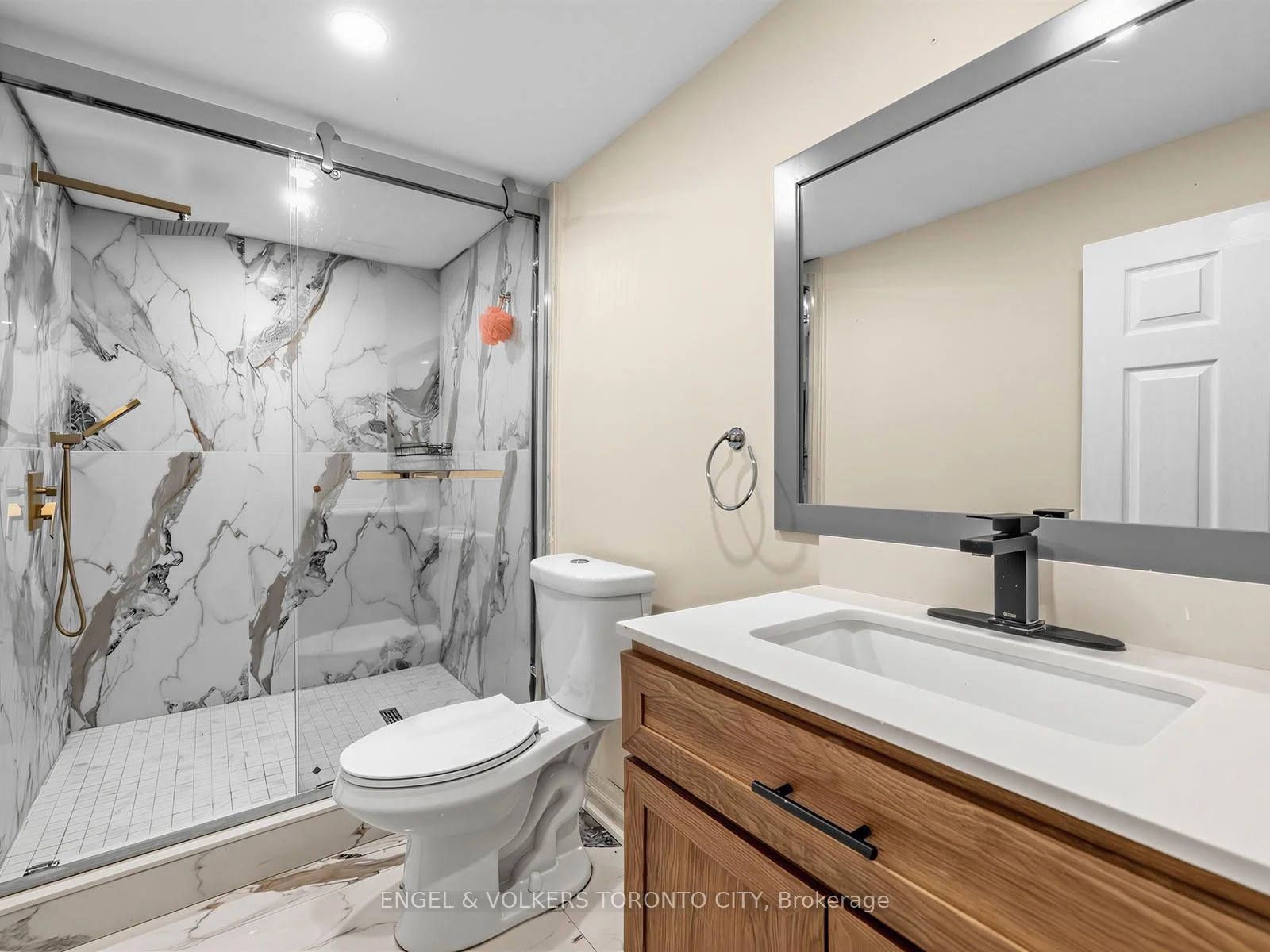 Photo 49 of 98 Golf Links Drive, Aurora, Aurora Highlands — HOMEH