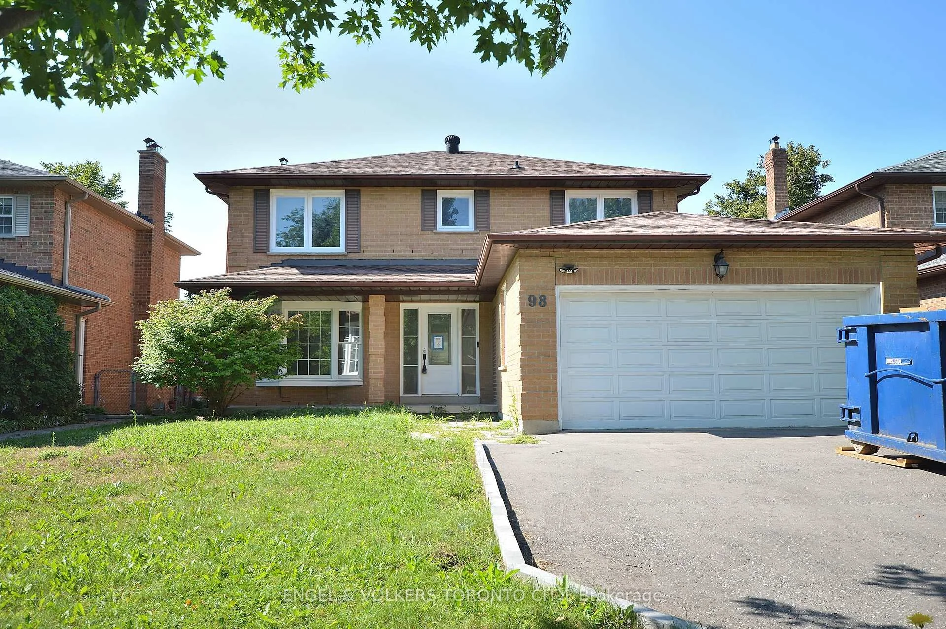 Photo 3 of 98 Golf Links Drive, Aurora, Aurora Highlands — HOMEH