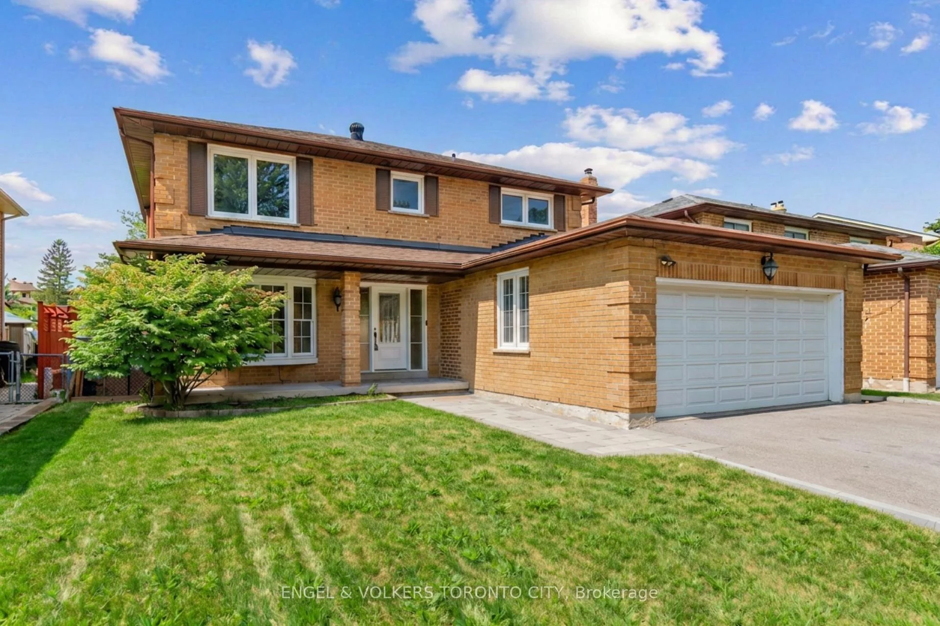 Photo 1 of 98 Golf Links Drive, Aurora, Aurora Highlands — HOMEH