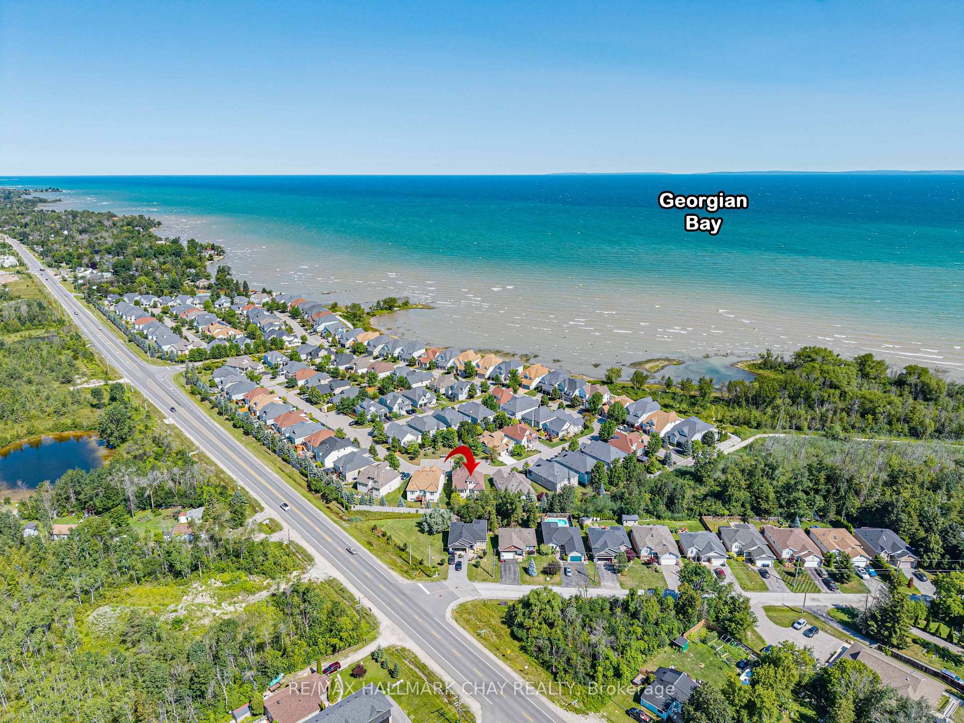 Photo 3 of 36 Starboard Circle, Wasaga Beach — HOMEH