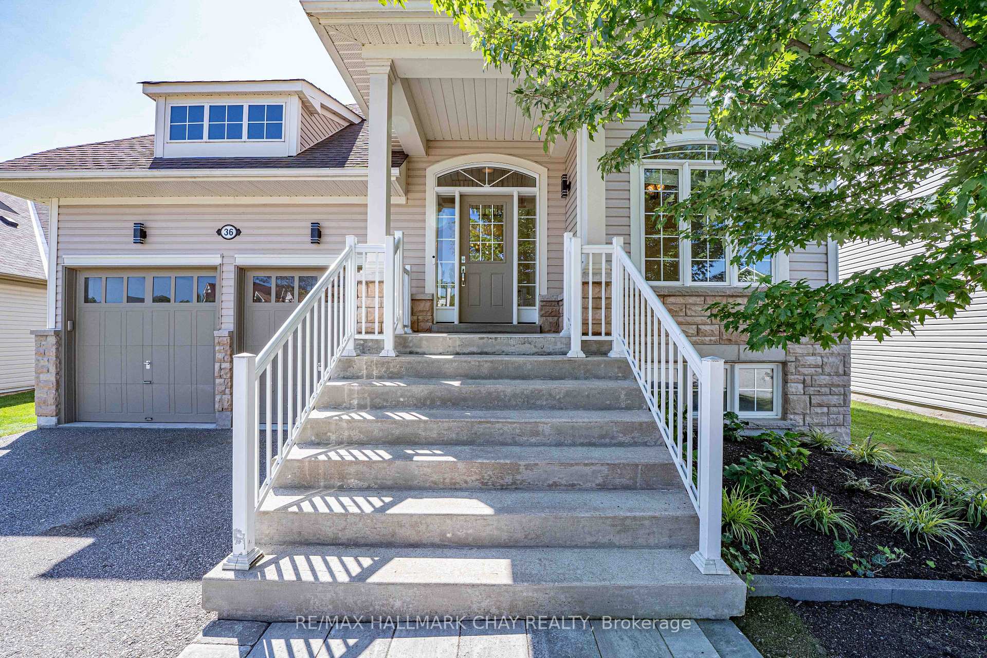 Photo 8 of 36 Starboard Circle, Wasaga Beach — HOMEH