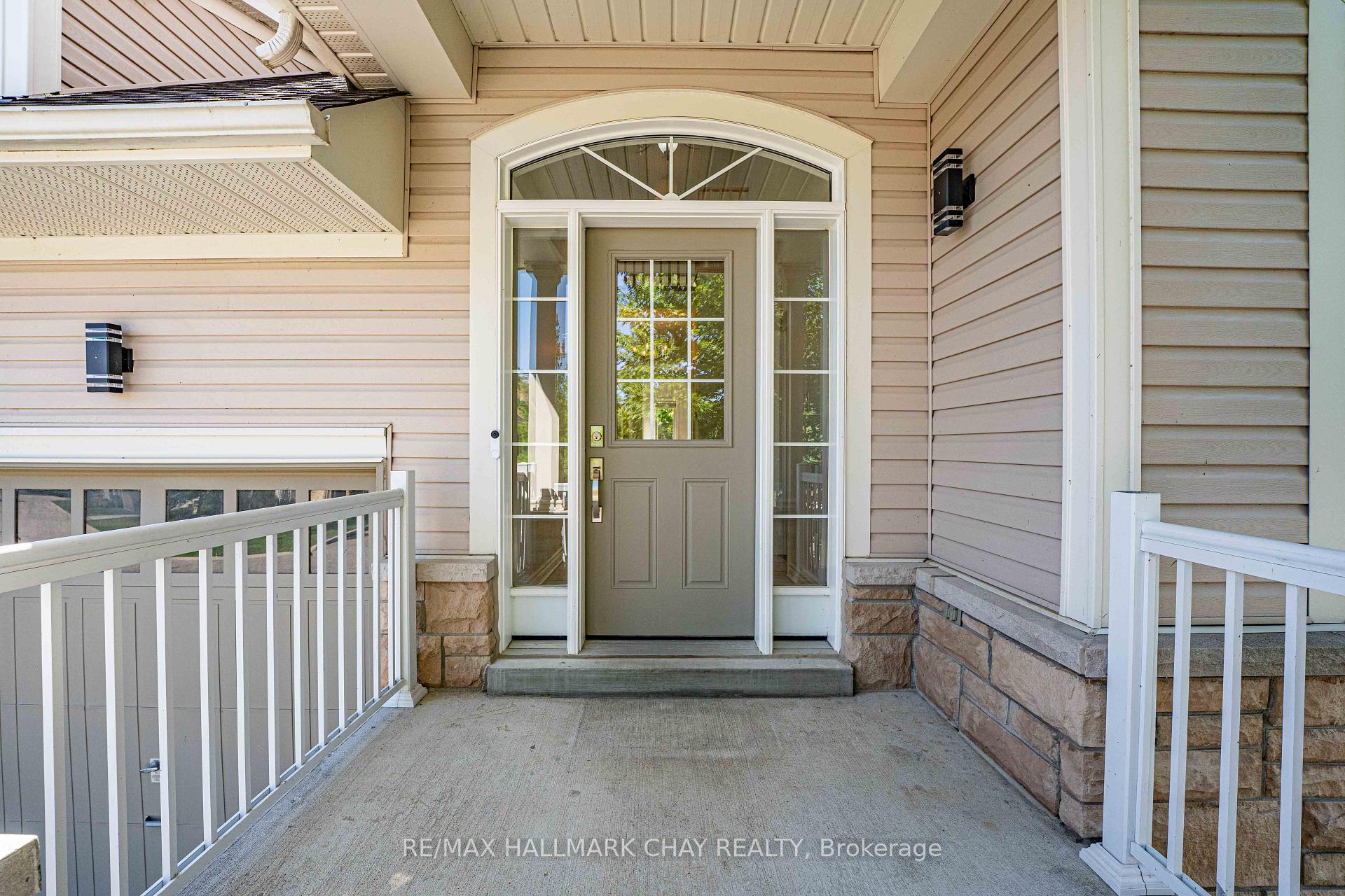 Photo 10 of 36 Starboard Circle, Wasaga Beach — HOMEH