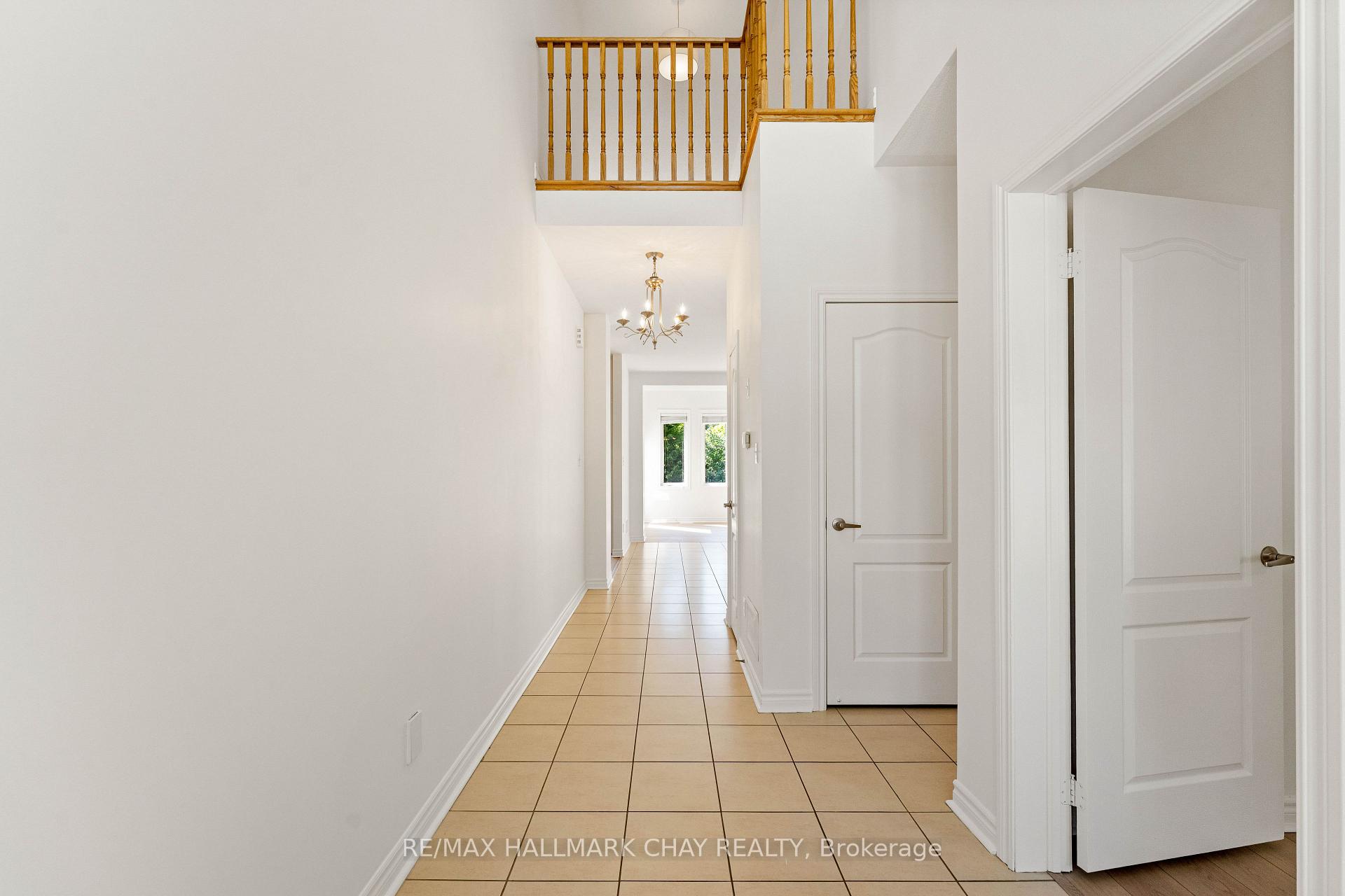 Photo 16 of 36 Starboard Circle, Wasaga Beach — HOMEH