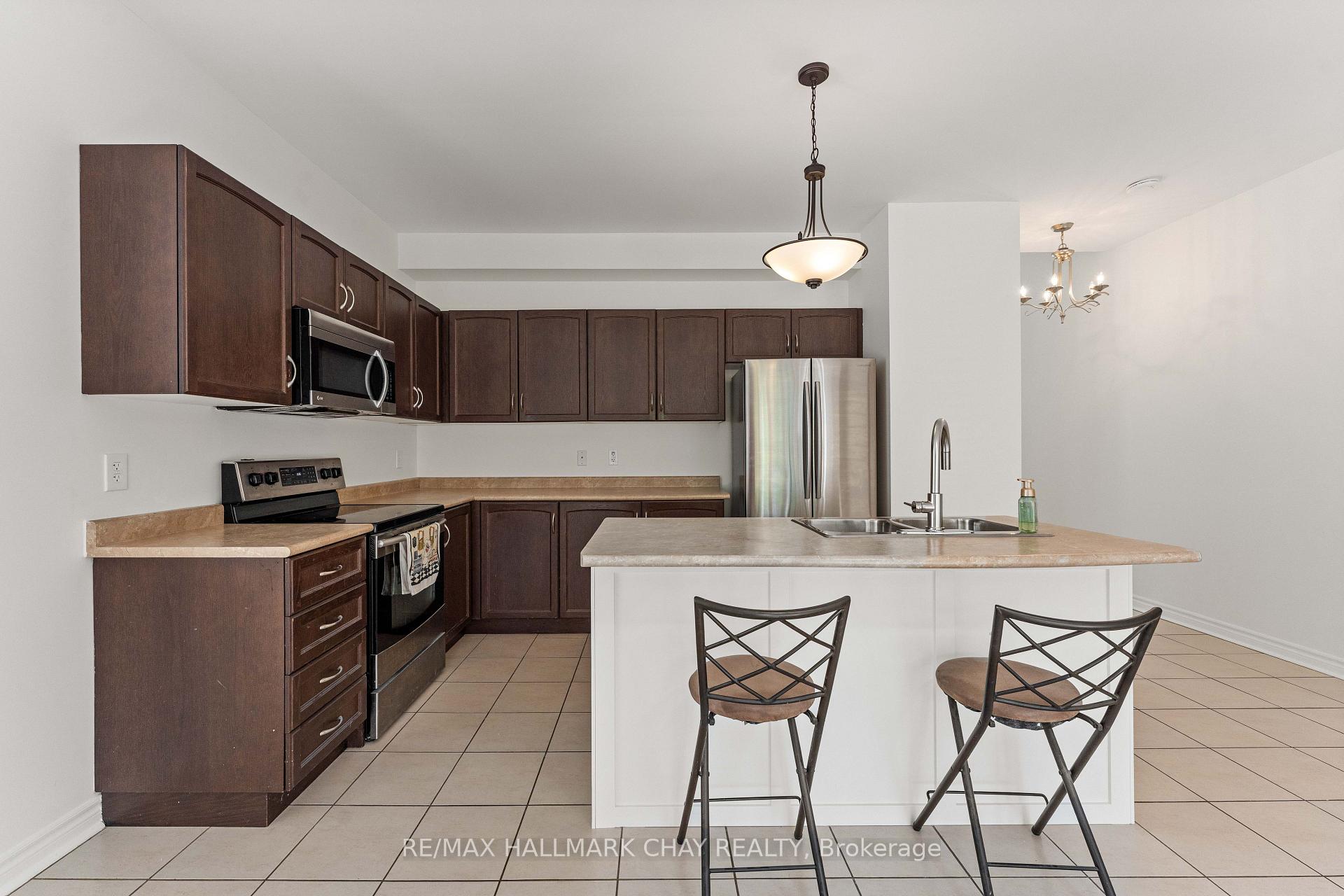 Photo 19 of 36 Starboard Circle, Wasaga Beach — HOMEH