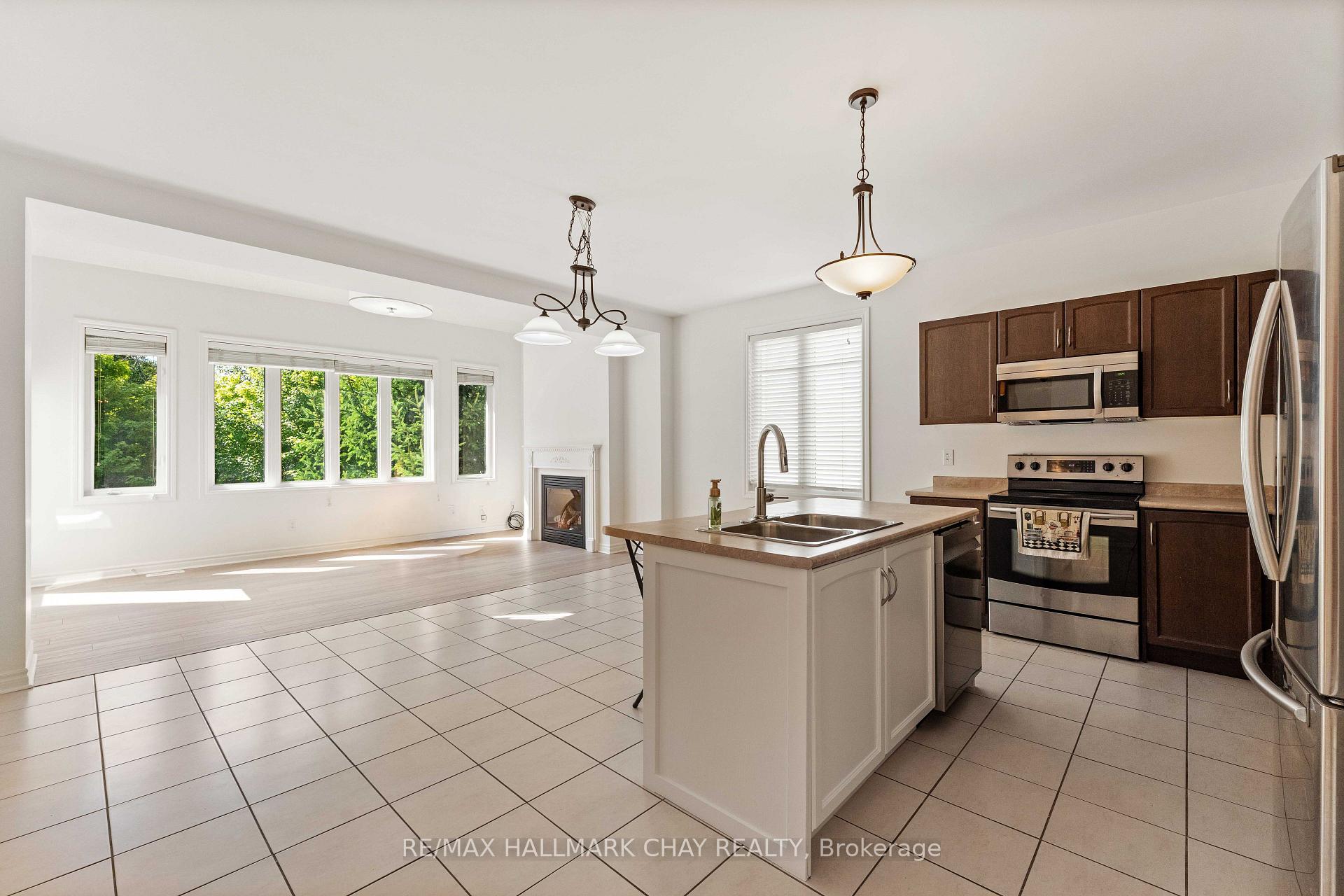 Photo 20 of 36 Starboard Circle, Wasaga Beach — HOMEH