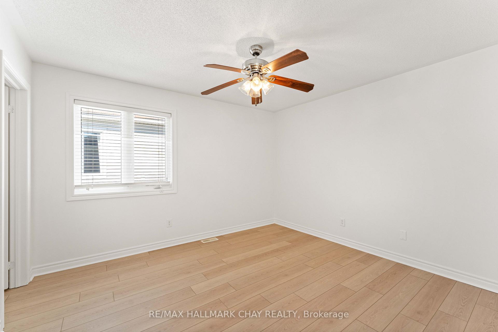Photo 30 of 36 Starboard Circle, Wasaga Beach — HOMEH