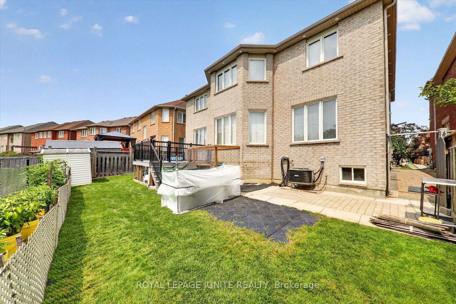 Photo 3 of Unit Bsmt, 53 Boulderbrook Drive, Scarborough, Rouge — HOMEH