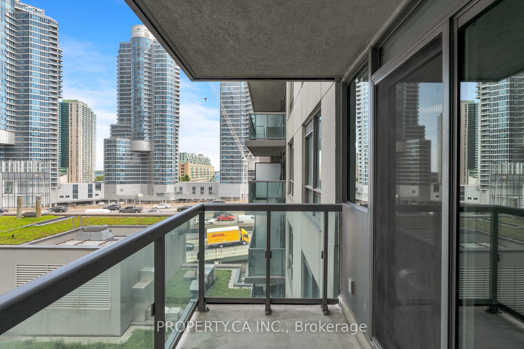 Photo 9 of Unit 803, 25 Lower Simcoe Street, Toronto, Waterfront Communities — HOMEH