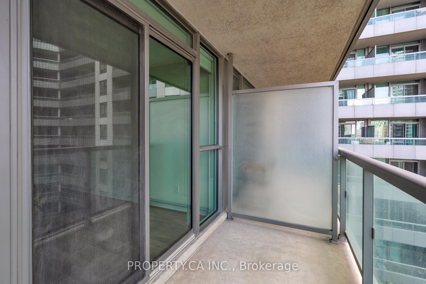Photo 10 of Unit 803, 25 Lower Simcoe Street, Toronto, Waterfront Communities — HOMEH