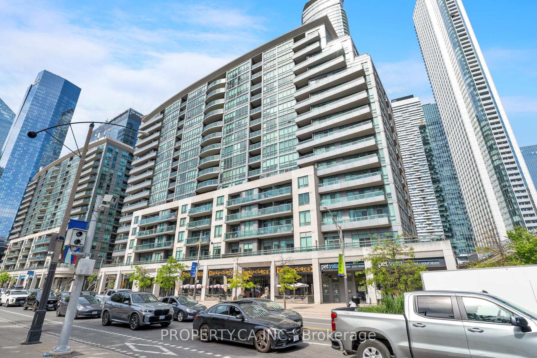 Photo 11 of Unit 803, 25 Lower Simcoe Street, Toronto, Waterfront Communities — HOMEH