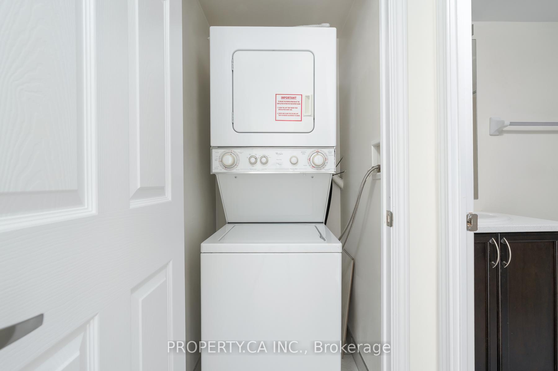 Photo 25 of Unit 803, 25 Lower Simcoe Street, Toronto, Waterfront Communities — HOMEH