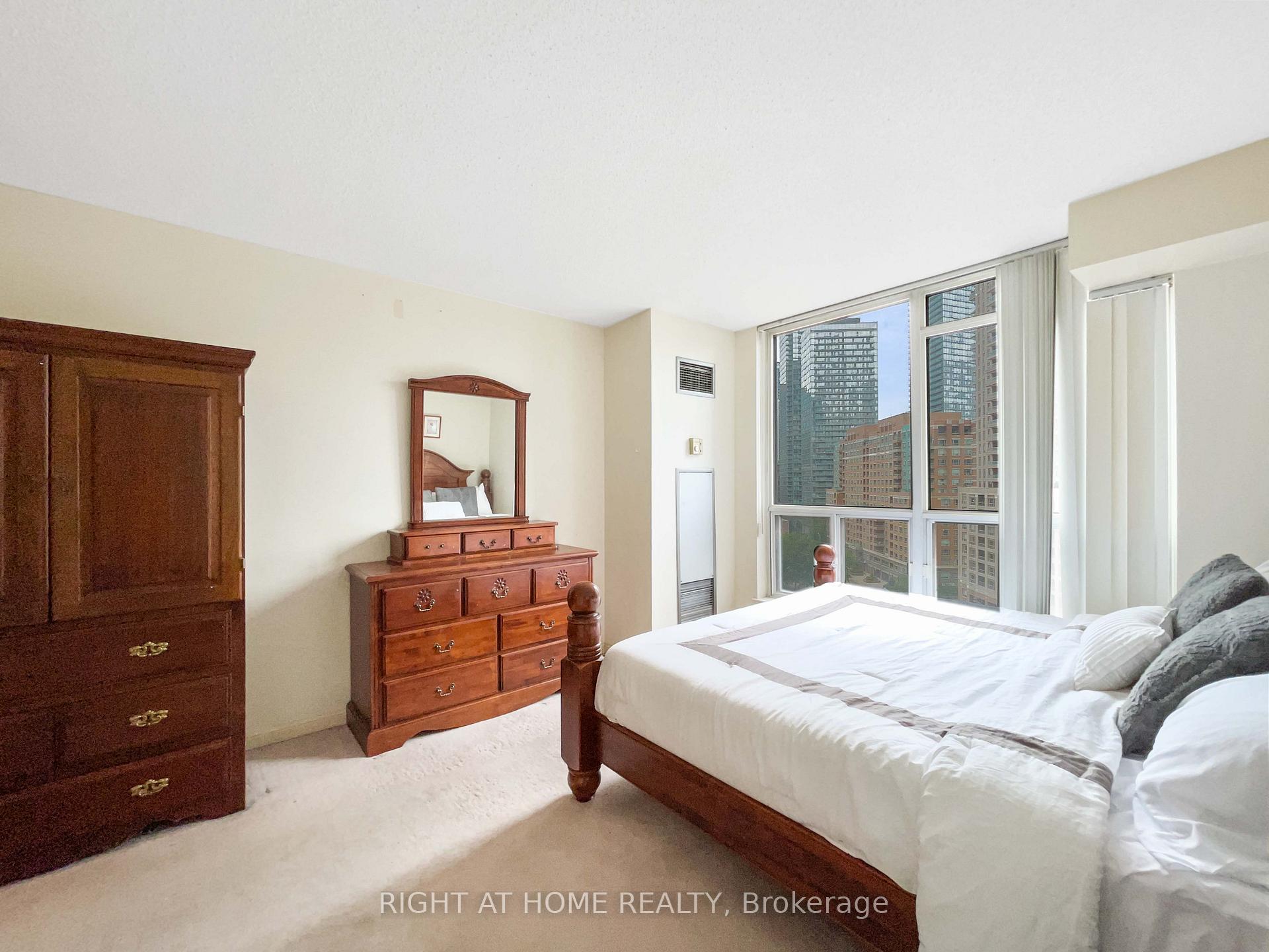 Photo 7 of Unit 1113, 24 Wellesley Street W, Toronto, Bay Street Corridor — HOMEH