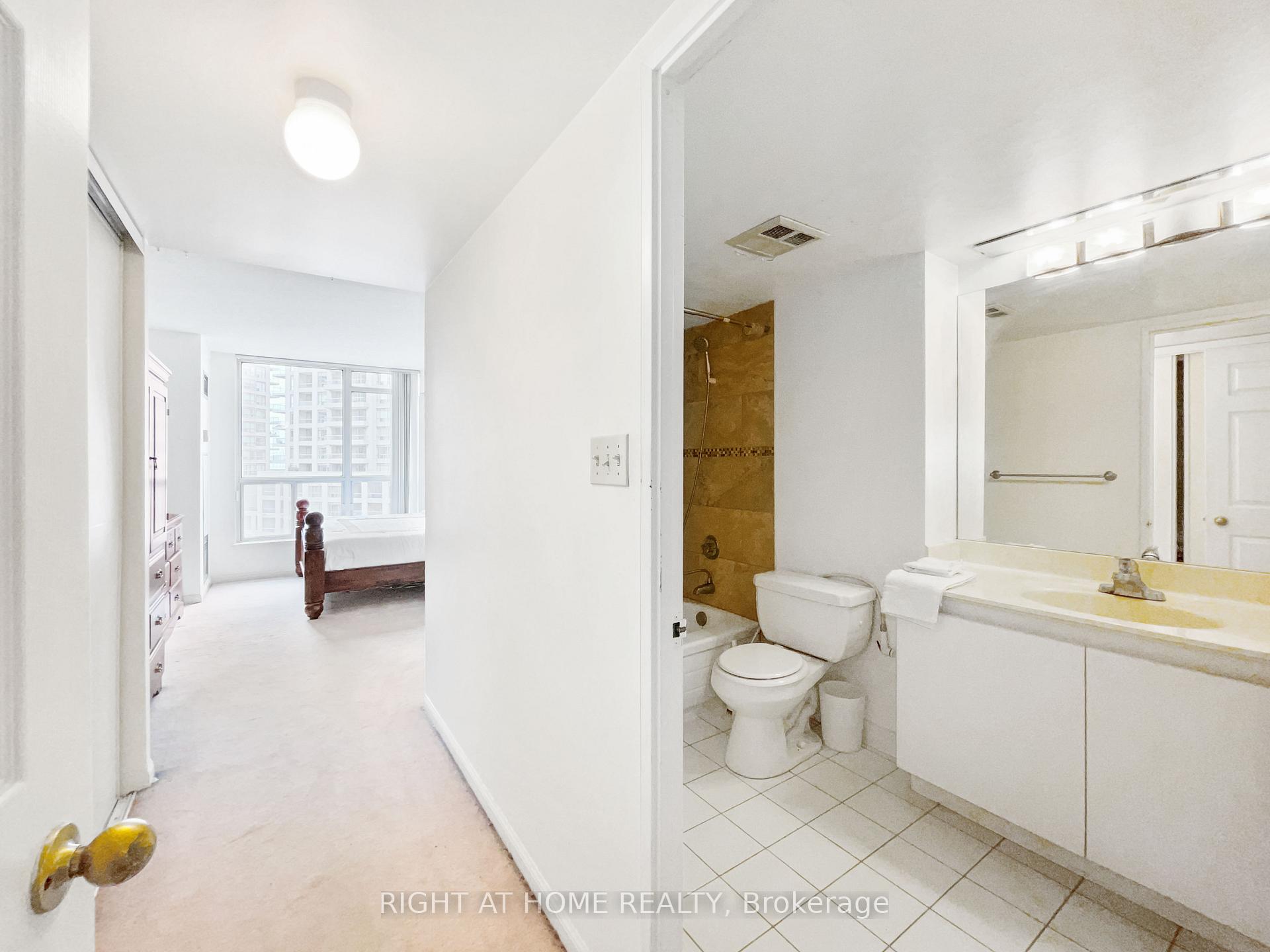 Photo 8 of Unit 1113, 24 Wellesley Street W, Toronto, Bay Street Corridor — HOMEH