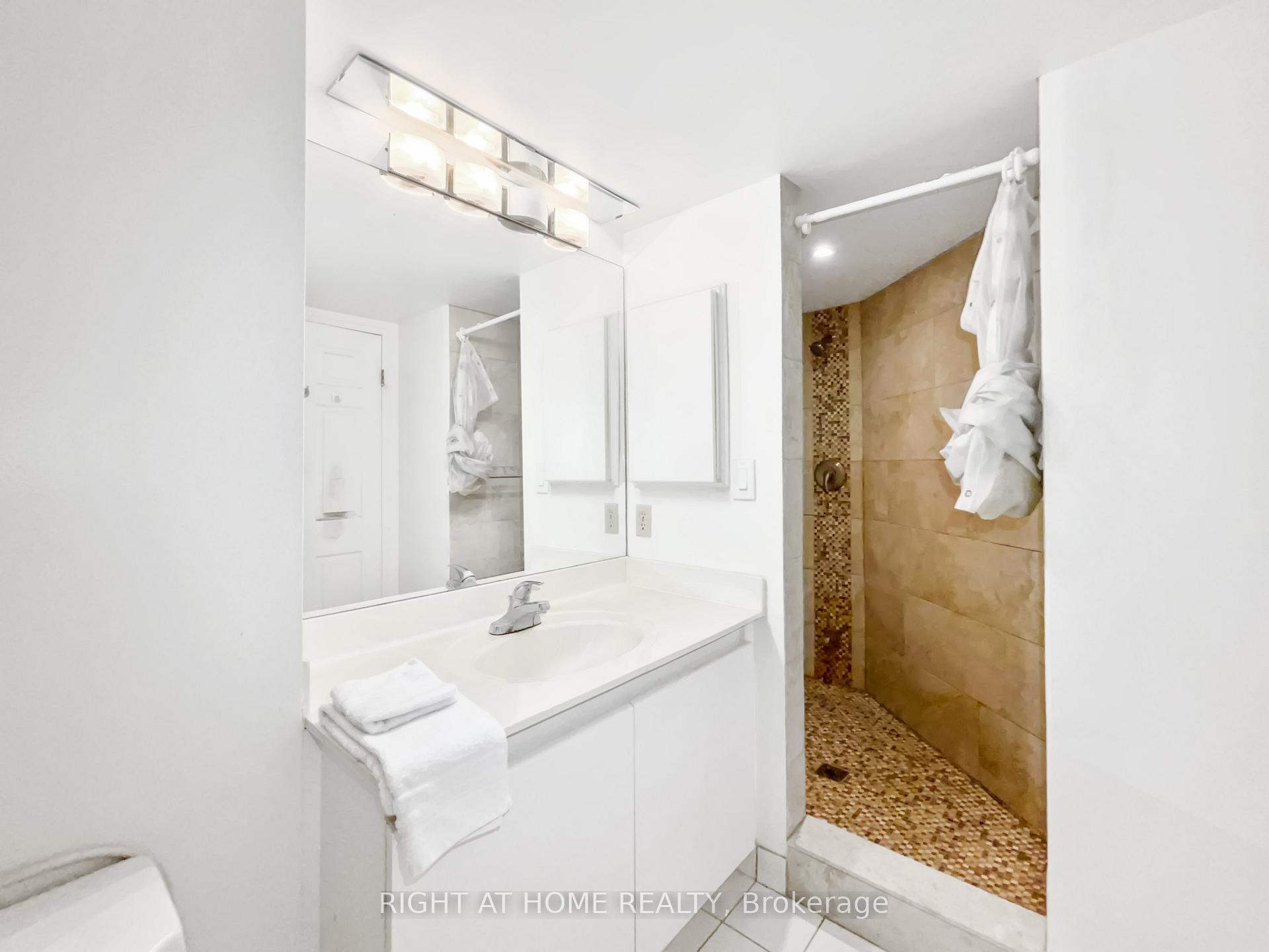 Photo 10 of Unit 1113, 24 Wellesley Street W, Toronto, Bay Street Corridor — HOMEH
