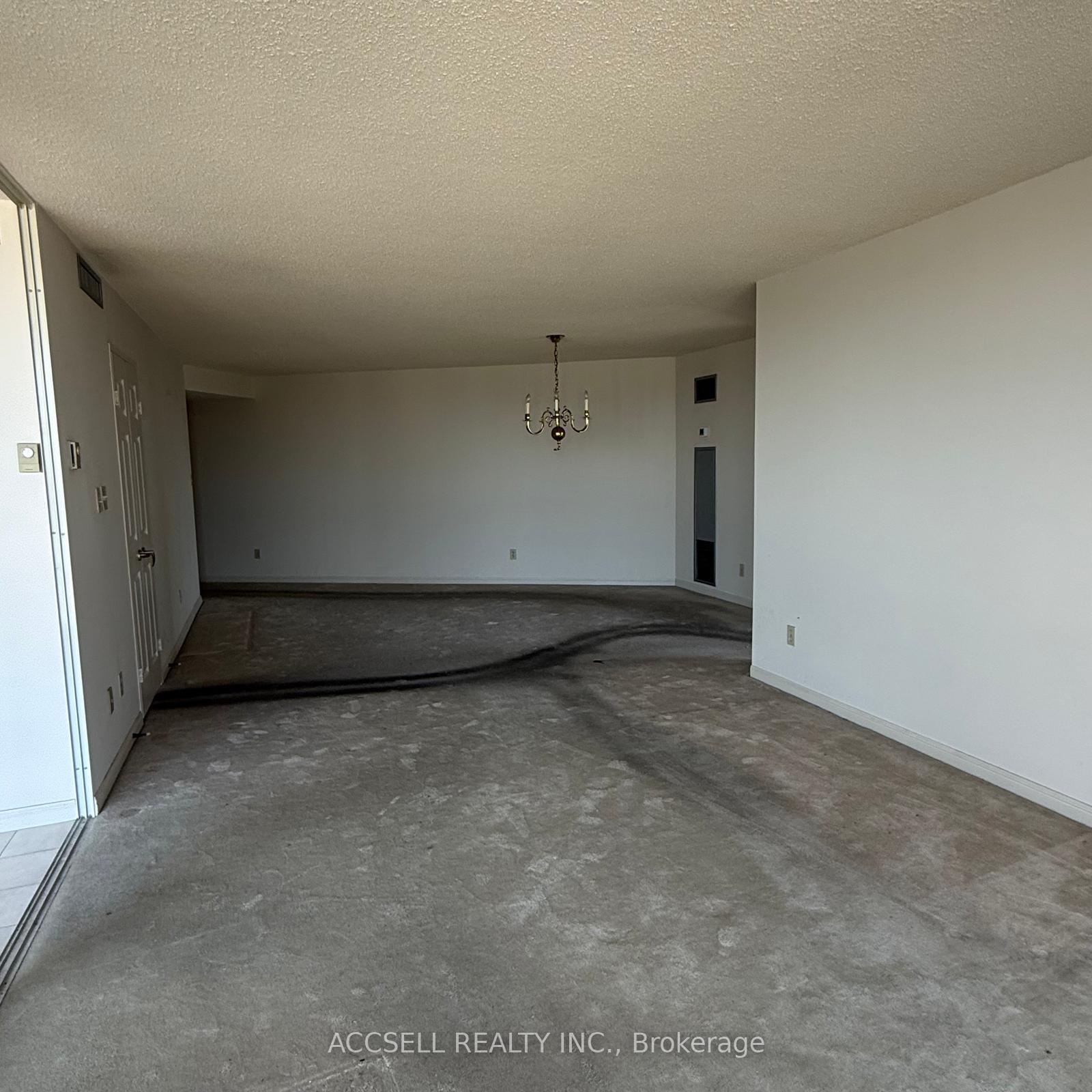 Photo 14 of Unit 305, 85 Skymark Drive, North York, Hillcrest Village — HOMEH