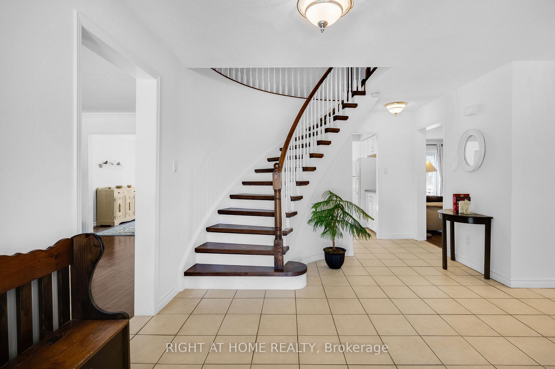 Photo 4 of 123 Benn Drive, Cambridge, Sheldon-Conestoga — HOMEH