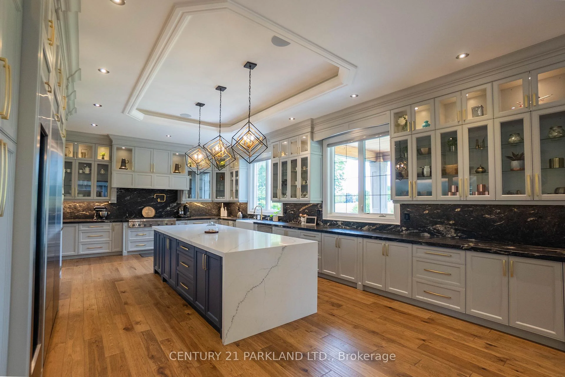Photo 5 of 12 Hollywood Crescent, King, Nobleton — HOMEH