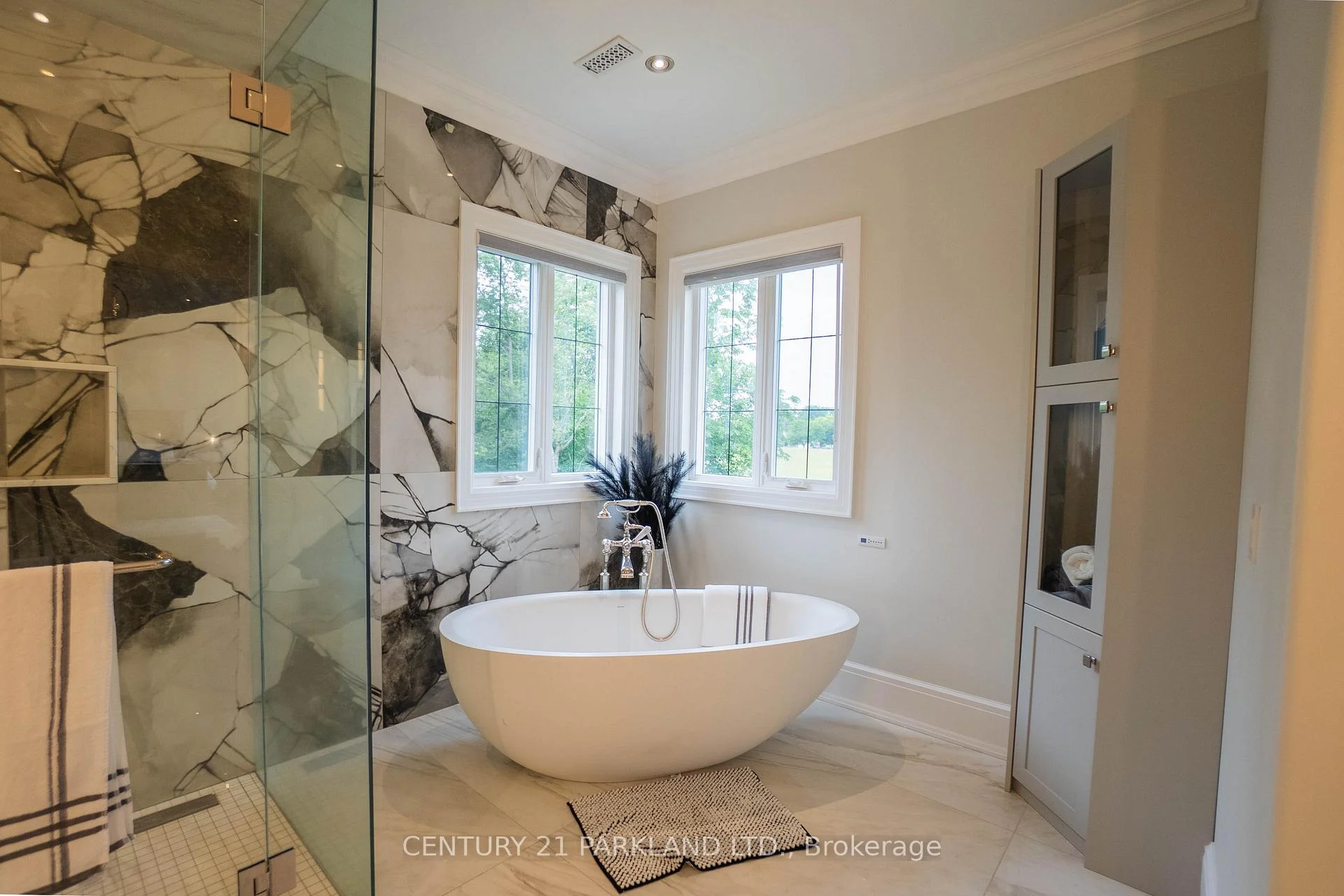 Photo 9 of 12 Hollywood Crescent, King, Nobleton — HOMEH