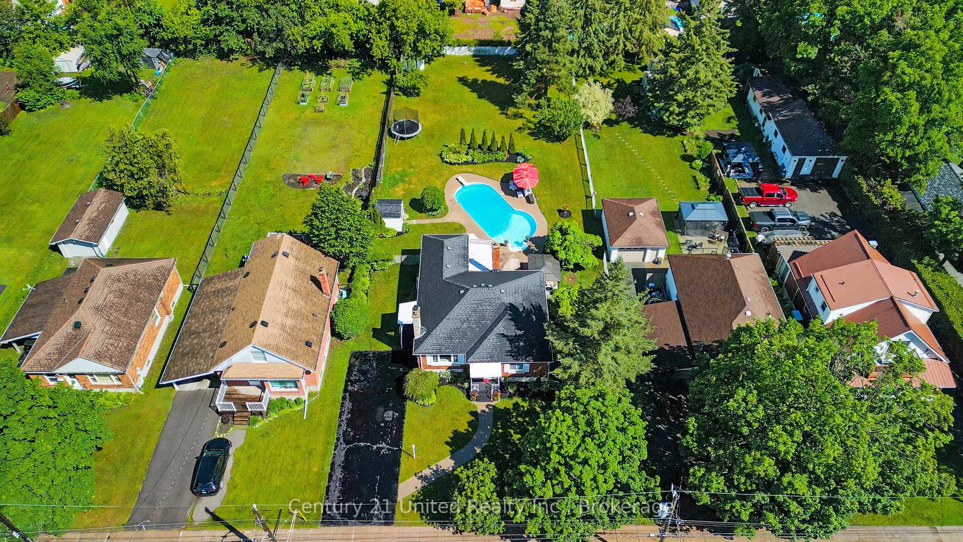 Photo 2 of 260 Mckellar Street, Peterborough, Otonabee Ward 1 — HOMEH