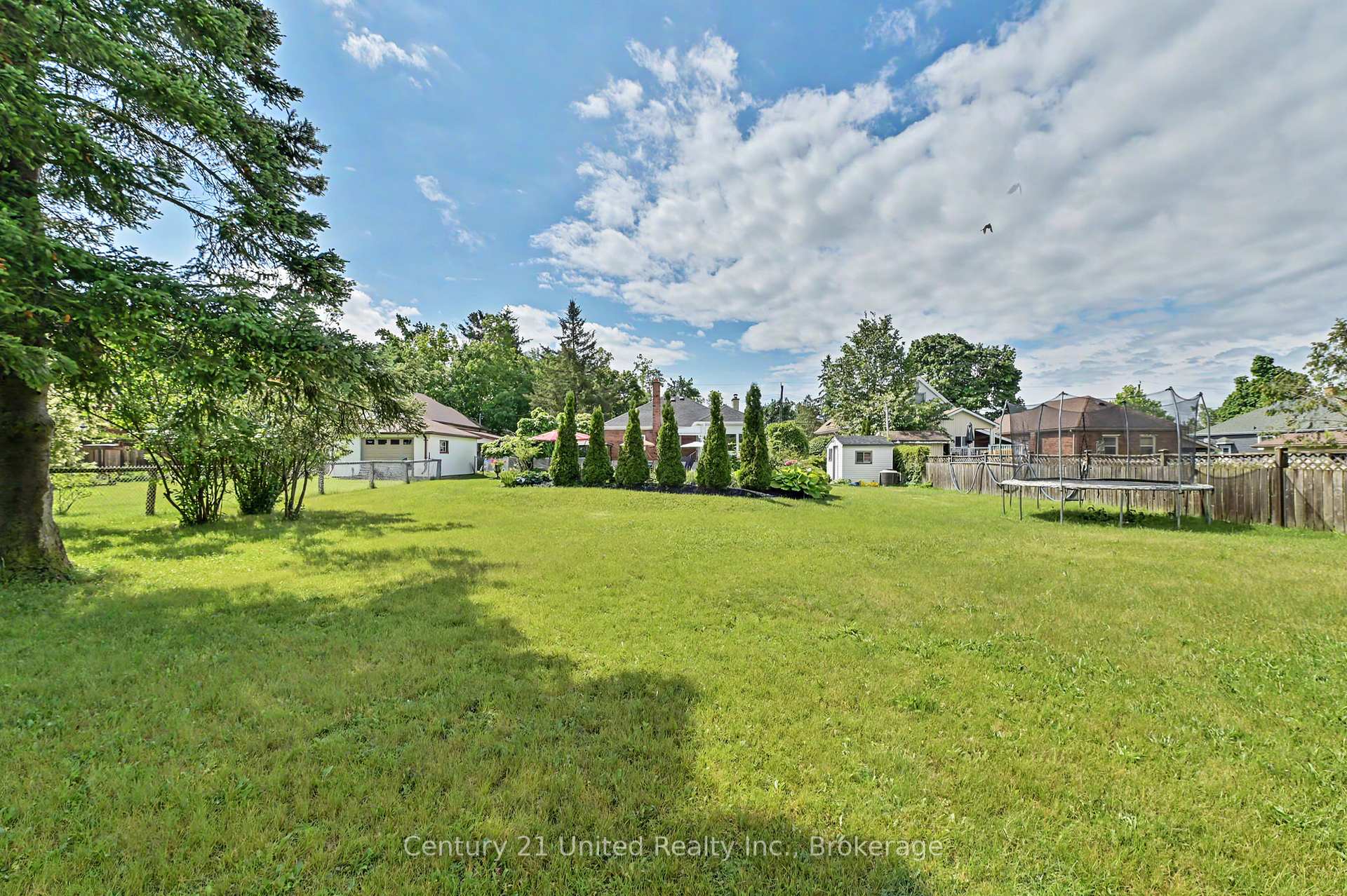 Photo 23 of 260 Mckellar Street, Peterborough, Otonabee Ward 1 — HOMEH