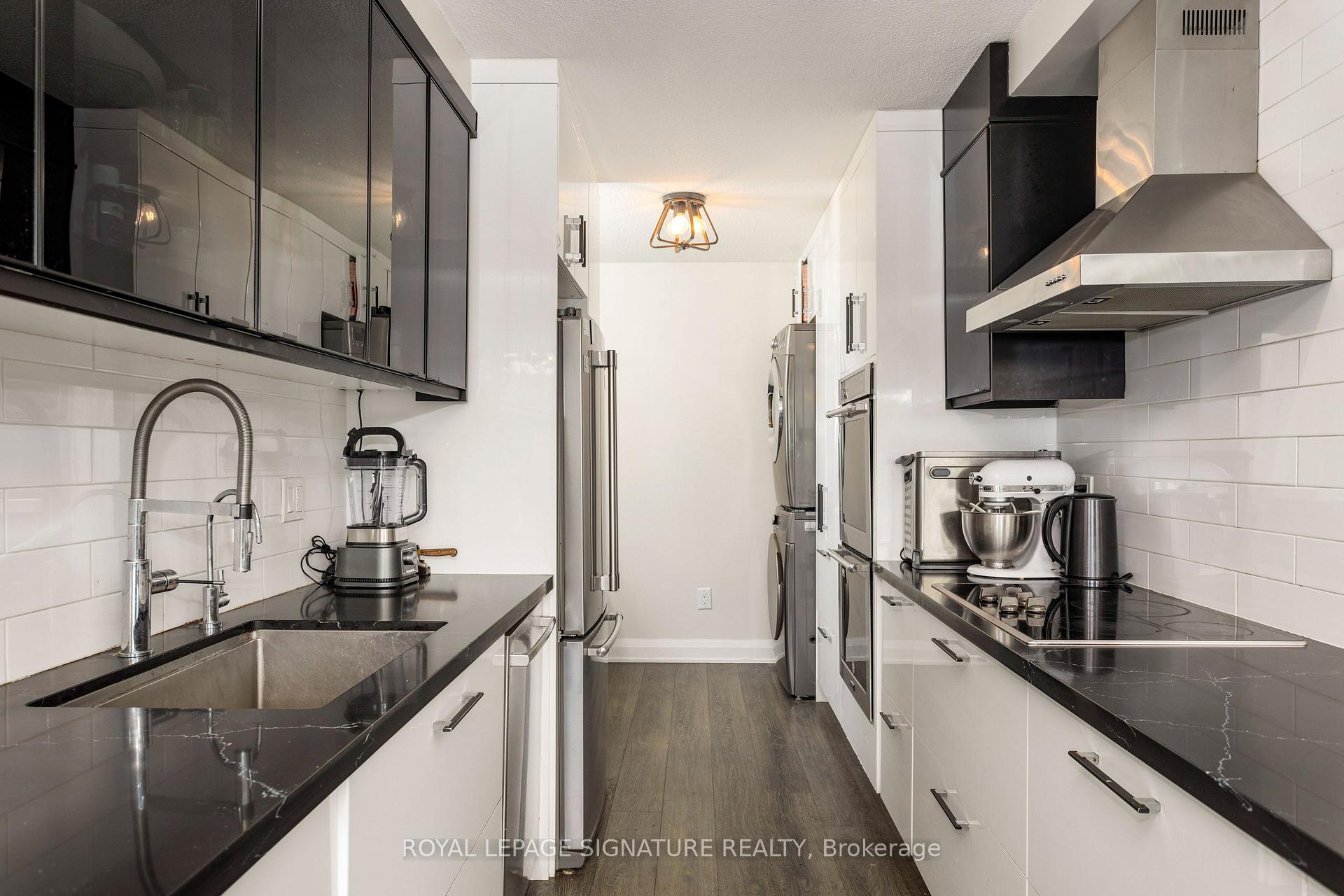 Photo 3 of Unit 302, 35 Ormskirk Avenue, Toronto, High Park-Swansea — HOMEH