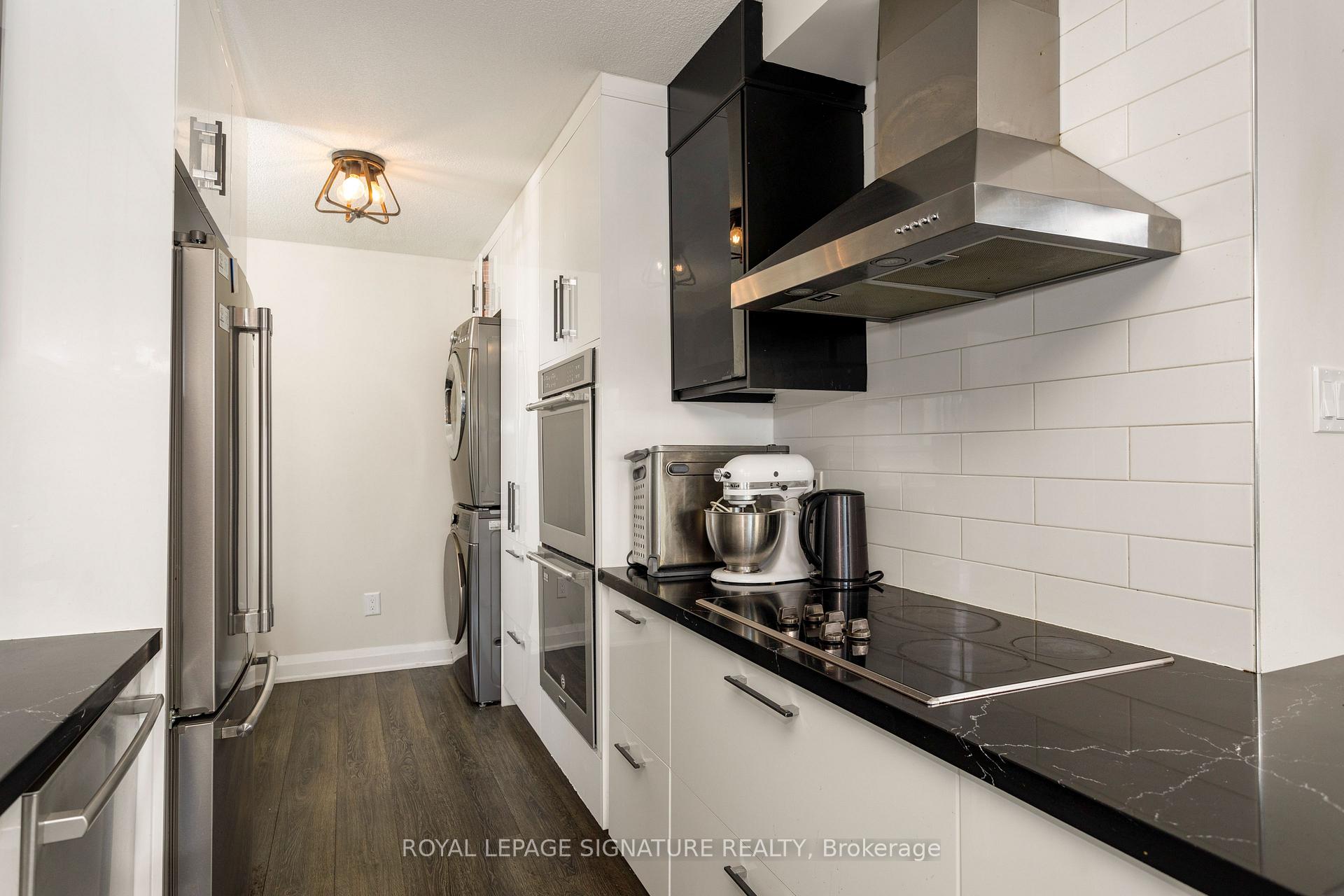 Photo 5 of Unit 302, 35 Ormskirk Avenue, Toronto, High Park-Swansea — HOMEH