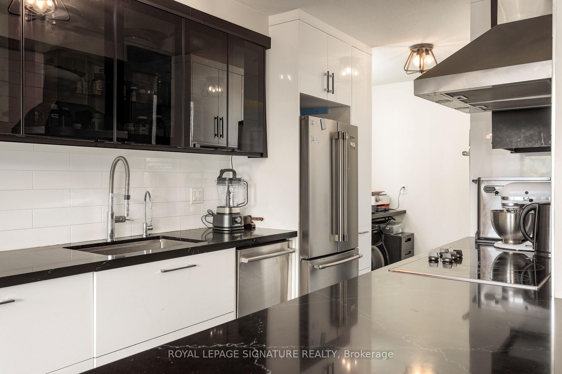 Photo 6 of Unit 302, 35 Ormskirk Avenue, Toronto, High Park-Swansea — HOMEH