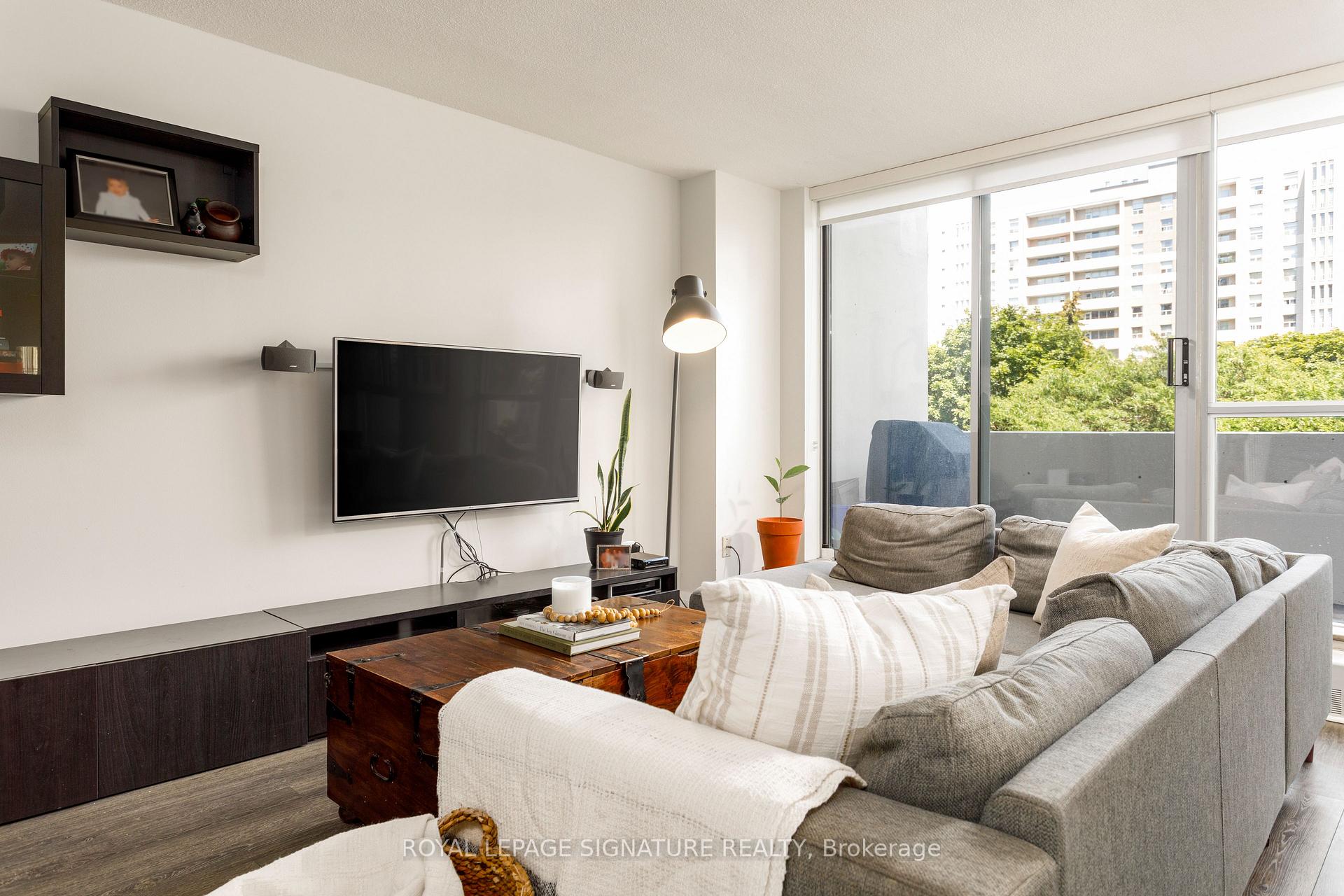 Photo 13 of Unit 302, 35 Ormskirk Avenue, Toronto, High Park-Swansea — HOMEH