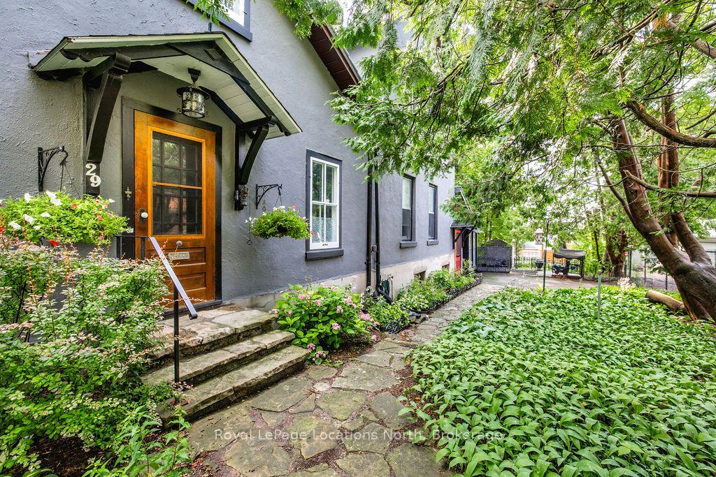 Photo 7 of 29 Tecumseth Street, Orillia — HOMEH