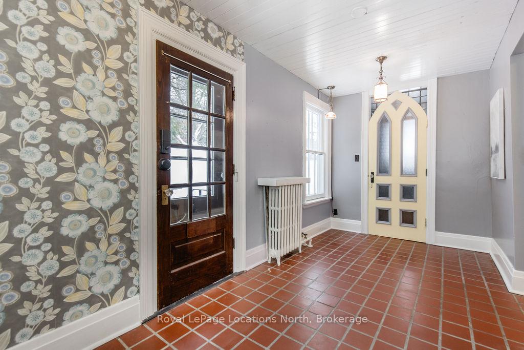 Photo 8 of 29 Tecumseth Street, Orillia — HOMEH